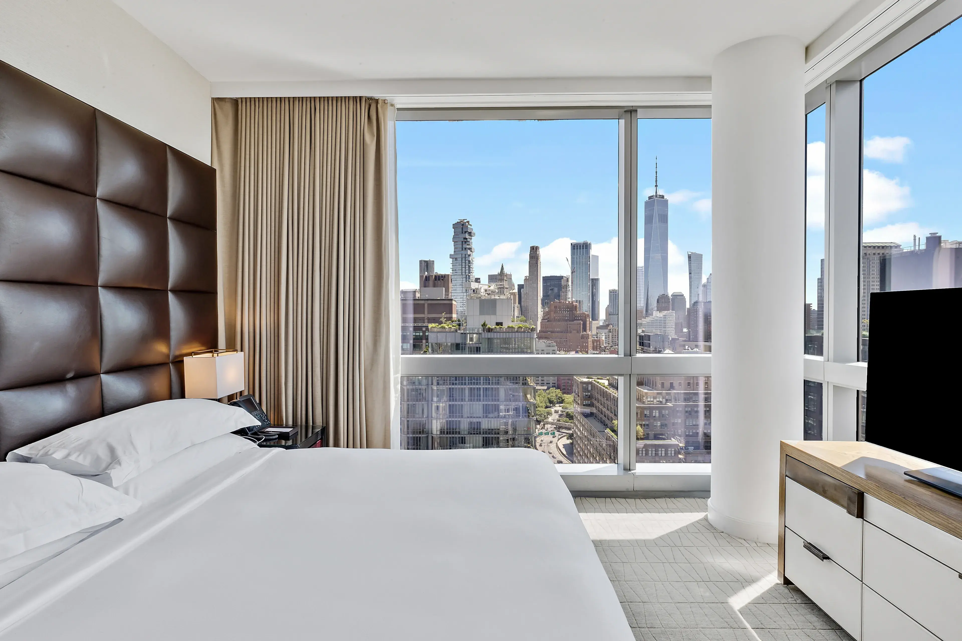 Manhattan, New York City, USA - 06-20-22 - Corner "SoHi Suite" at the Five Diamond Luxury SoHo-based hotel, The Dominick, with sweeping views of Manhattan and The Hudson River Manhattan, New York City, USA - 06-20-22 - Corner "SoHi Suite" at the Five Diamond Luxury SoHo-based hotel, The Dominick, with sweeping views of Manhattan and The Hudson River