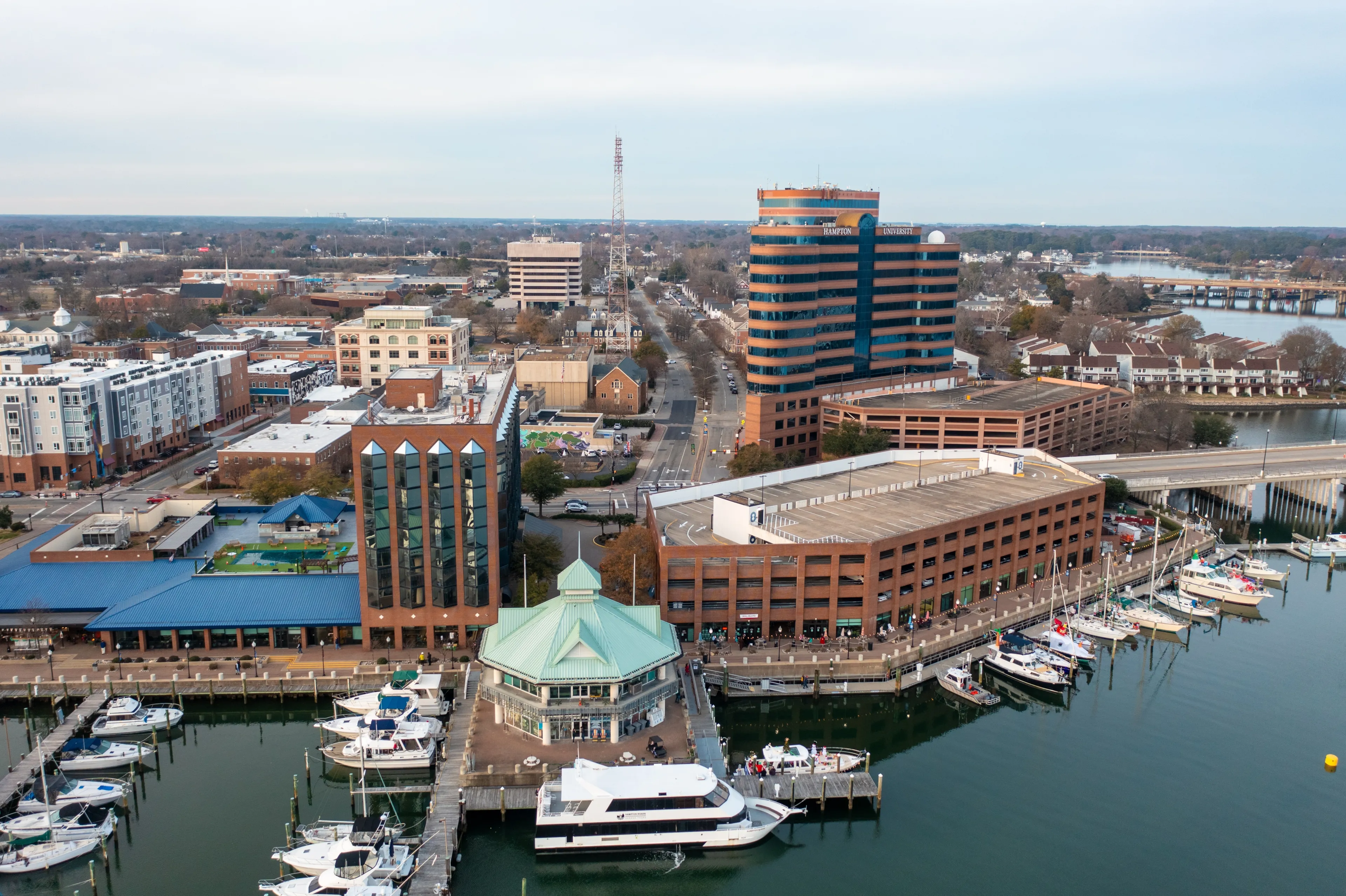 Best East Hampton hotels. Cheap hotels in East Hampton, Virginia, United States