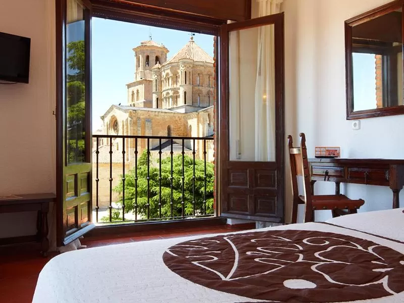 Balcony/Terrace, Bed in Hospedium Hotel Juan II