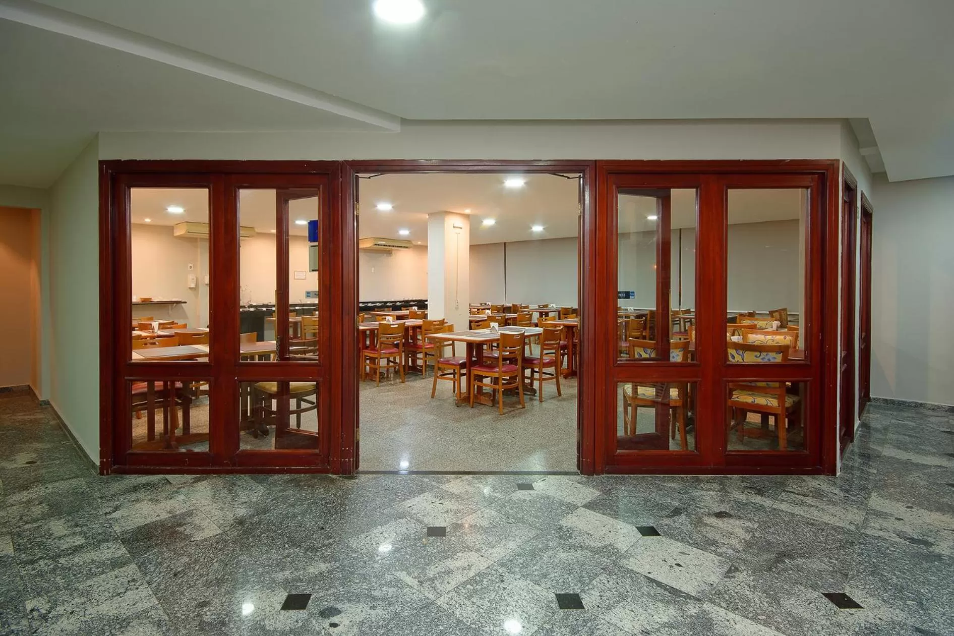 Restaurant/places to eat in Fênix Hotel Campinas