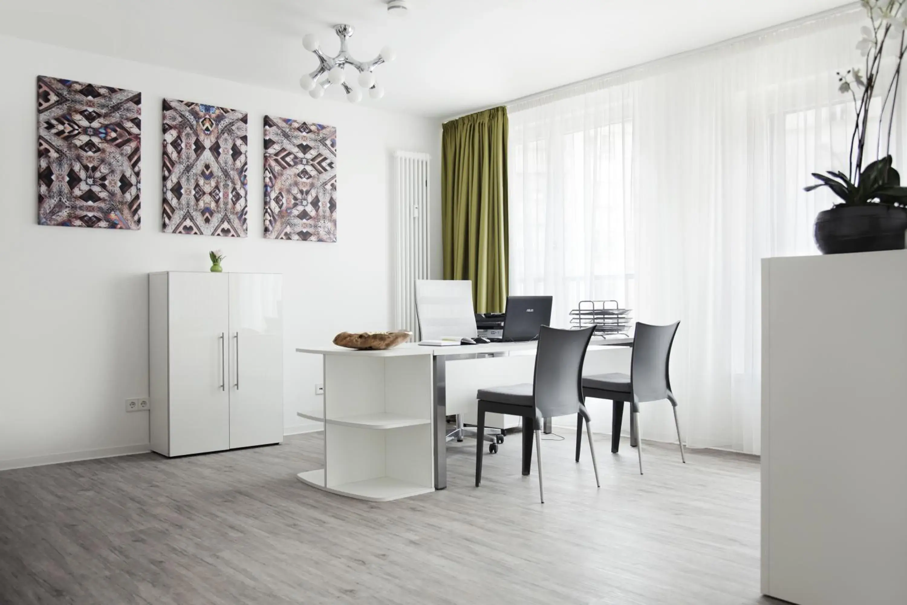 Day, Dining Area in Apartments Rosenthal Residence