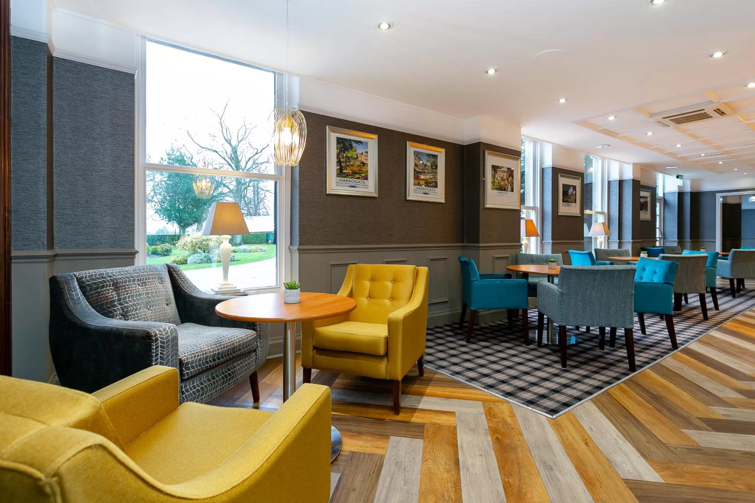 Lounge or bar in Cedar Court Hotel Harrogate