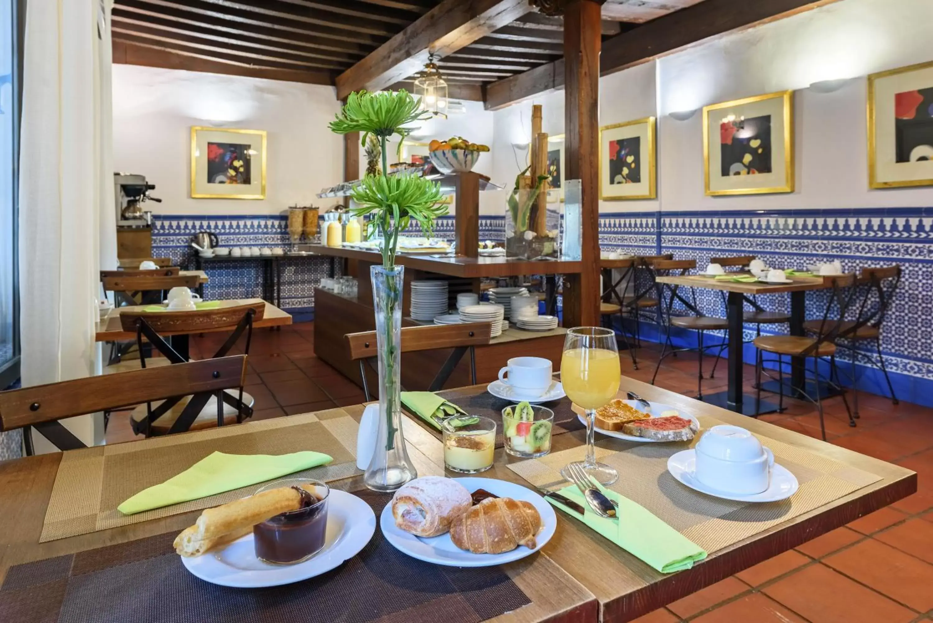 Buffet breakfast, Restaurant/Places to Eat in Palacio de Santa Inés