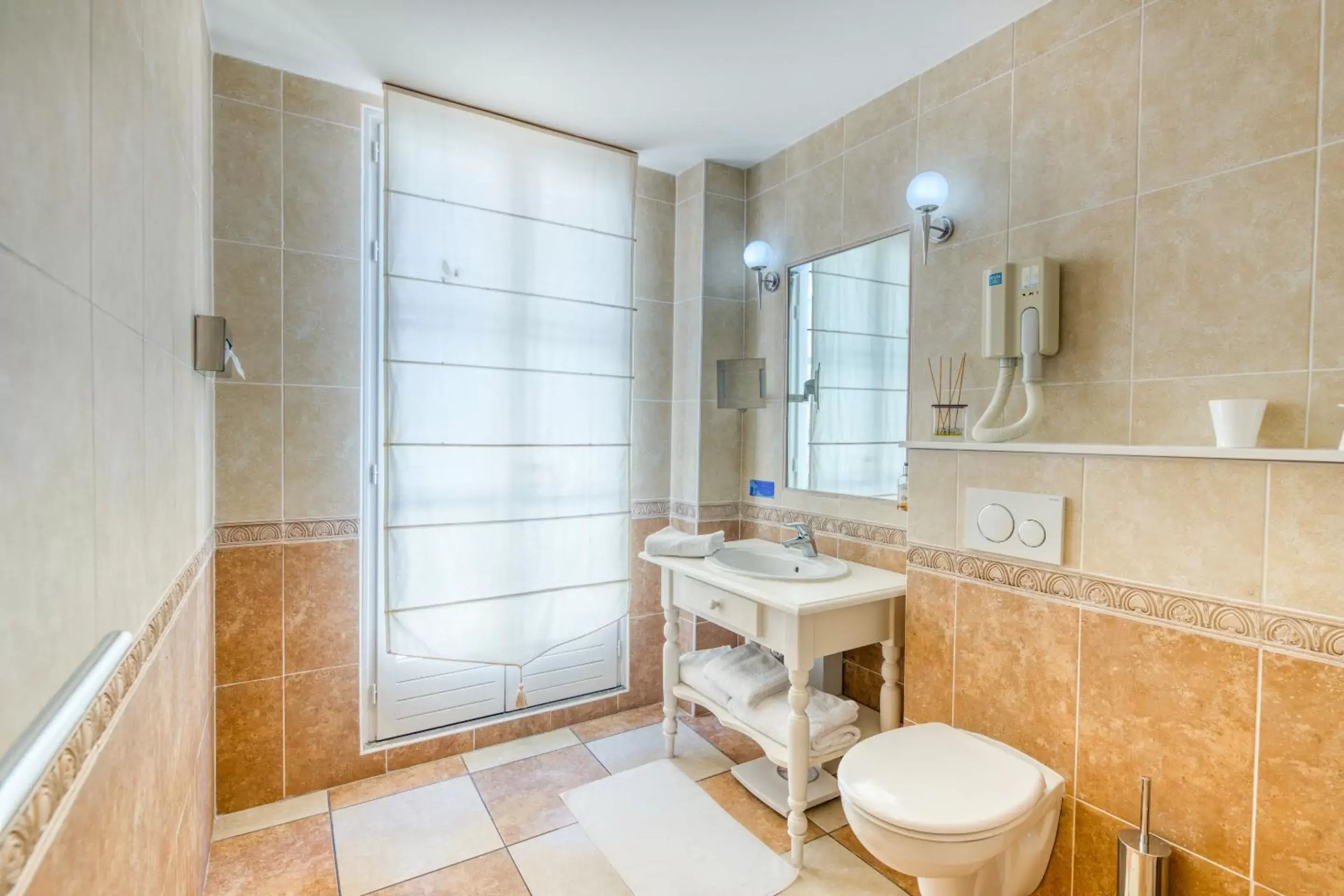 Bathroom in Hotel d'Aragon