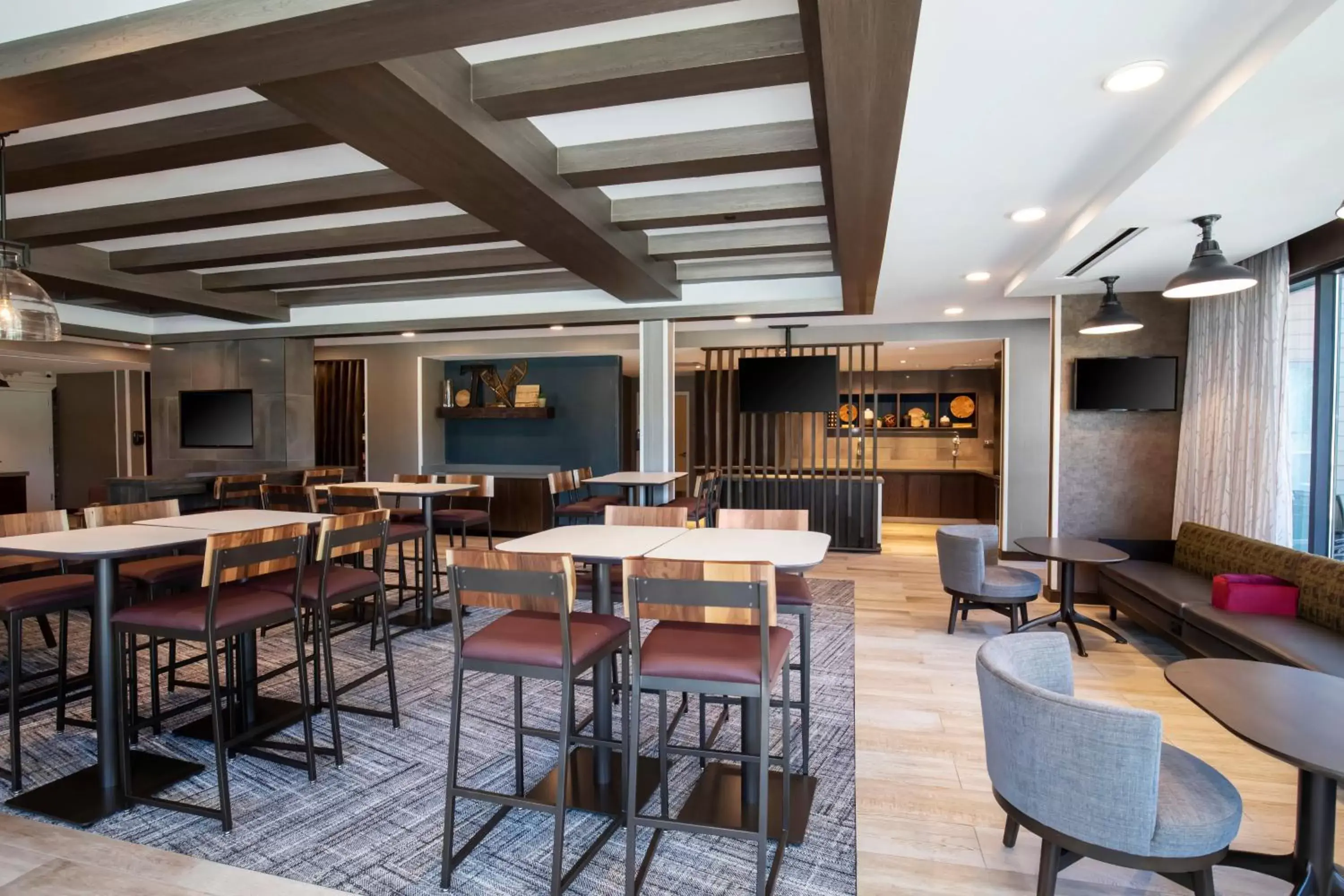 Lounge or bar, Restaurant/Places to Eat in SpringHill Suites by Marriott Truckee