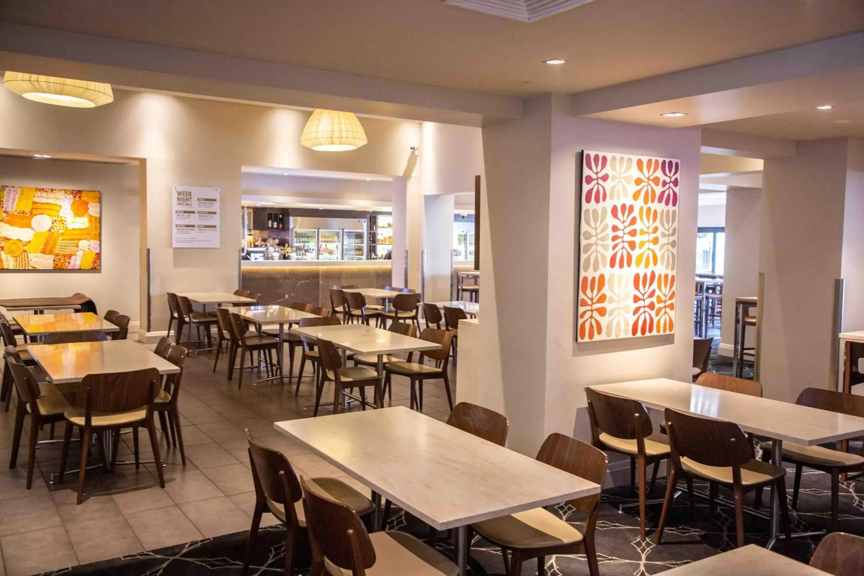 Lounge or bar, Restaurant/Places to Eat in Royal Hotel Randwick