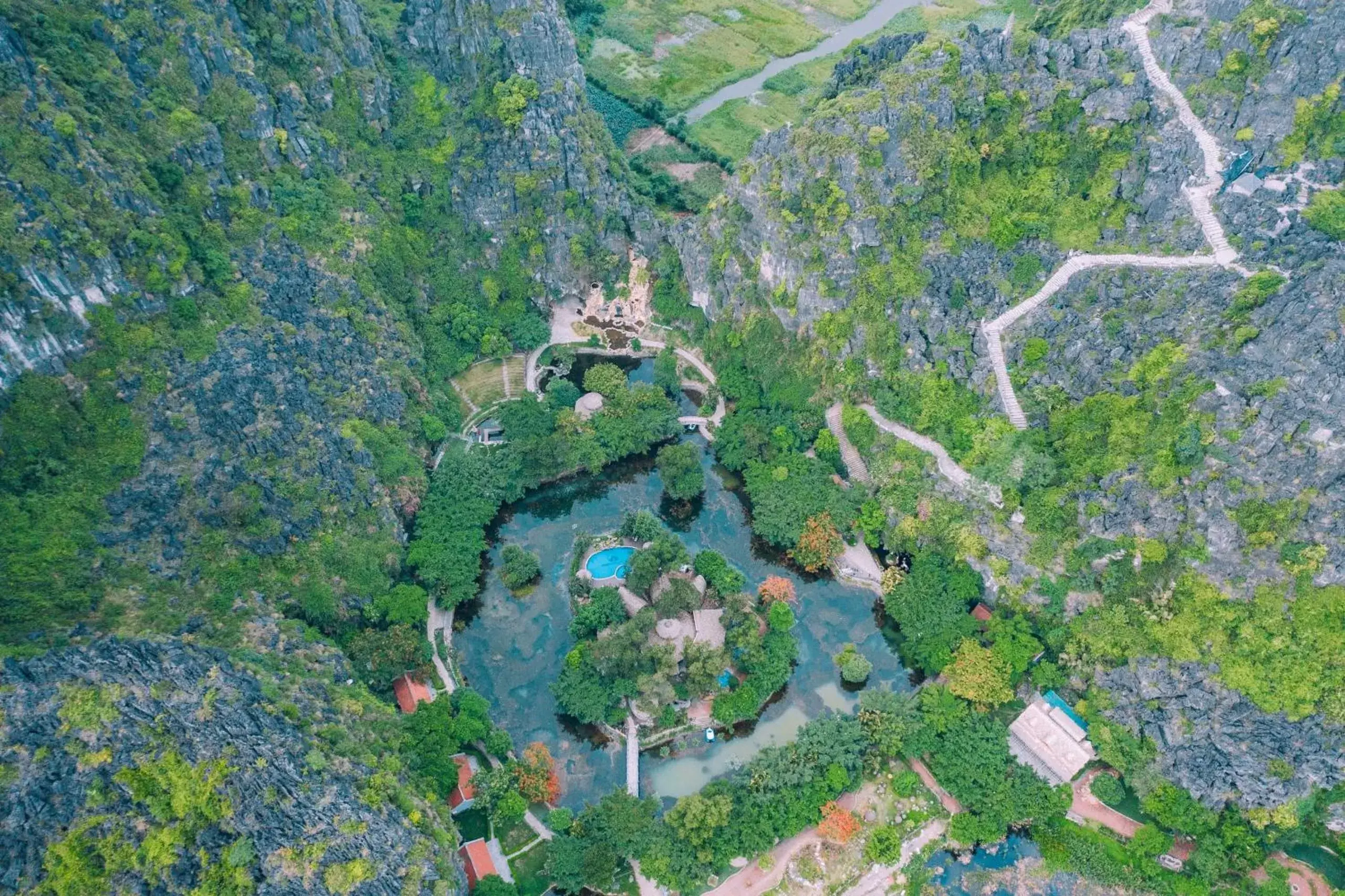 Natural landscape, Bird's-eye View in Mua Caves Ecolodge (Hang Mua)