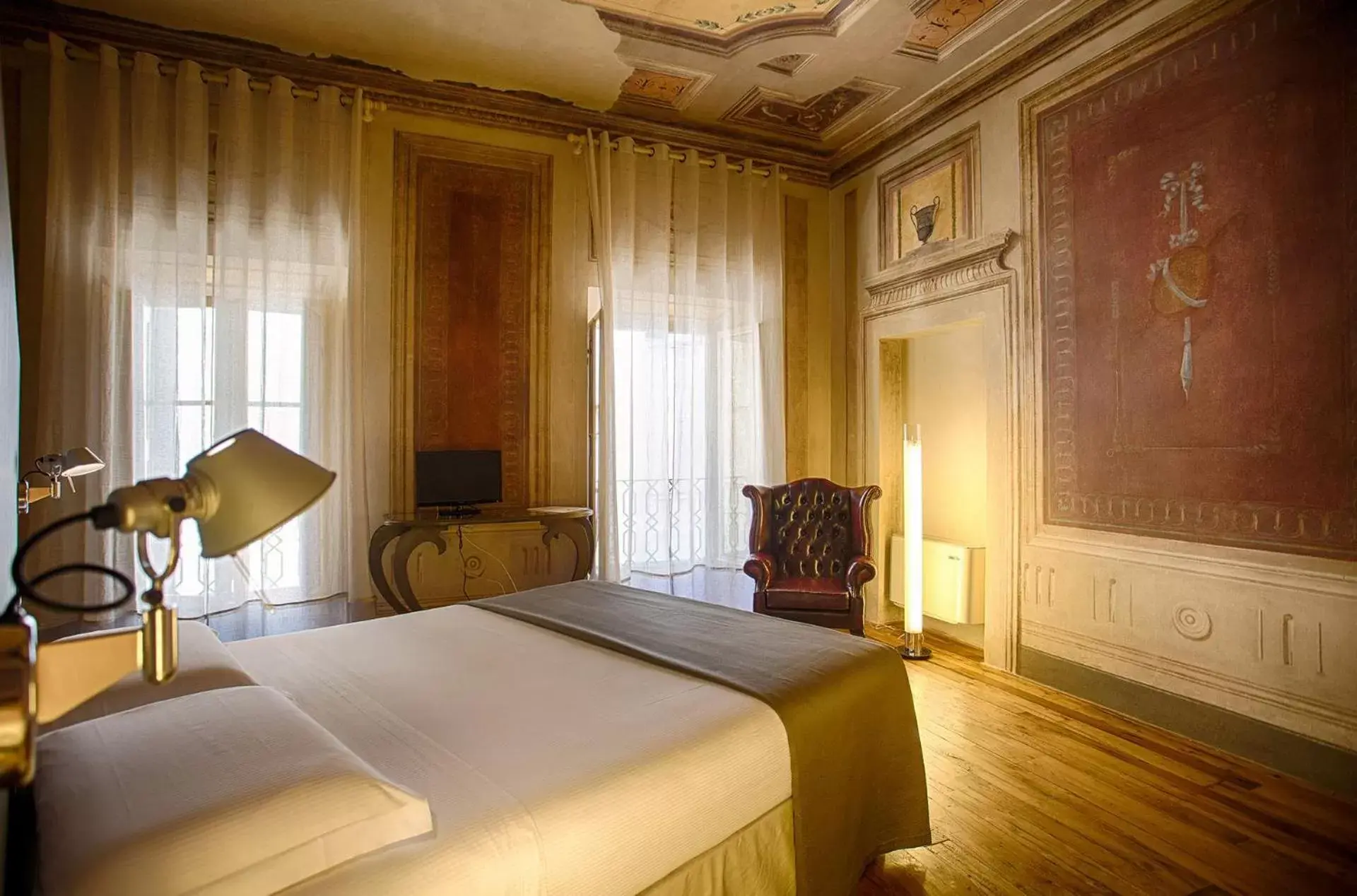 Photo of the whole room, Bed in Cortona Charme