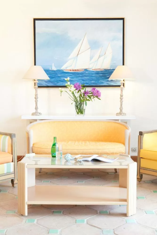 Lounge or bar, Seating Area in Hotel Le Toeno