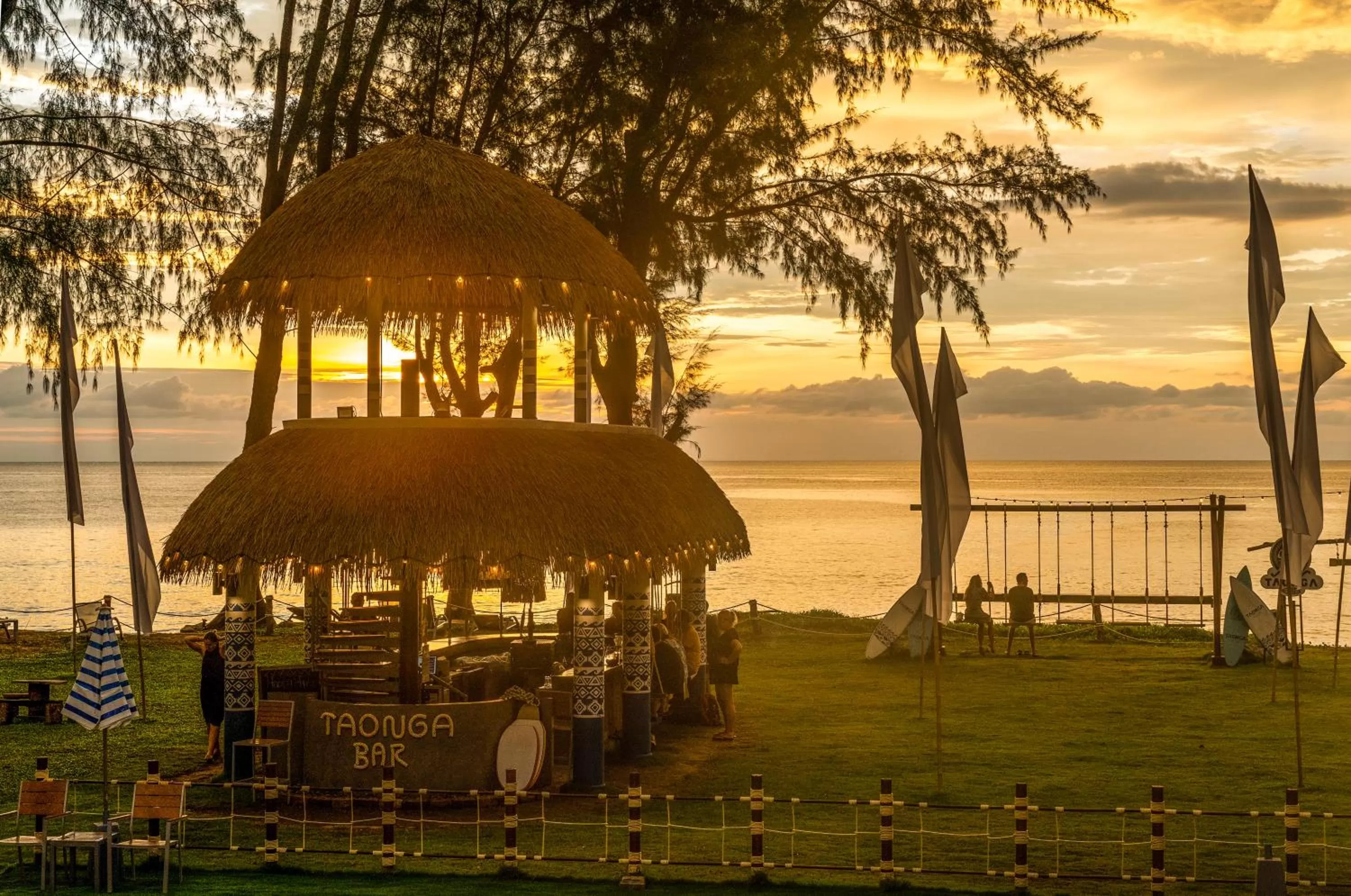 Lounge or bar in Khaolak Emerald Beach Resort and Spa