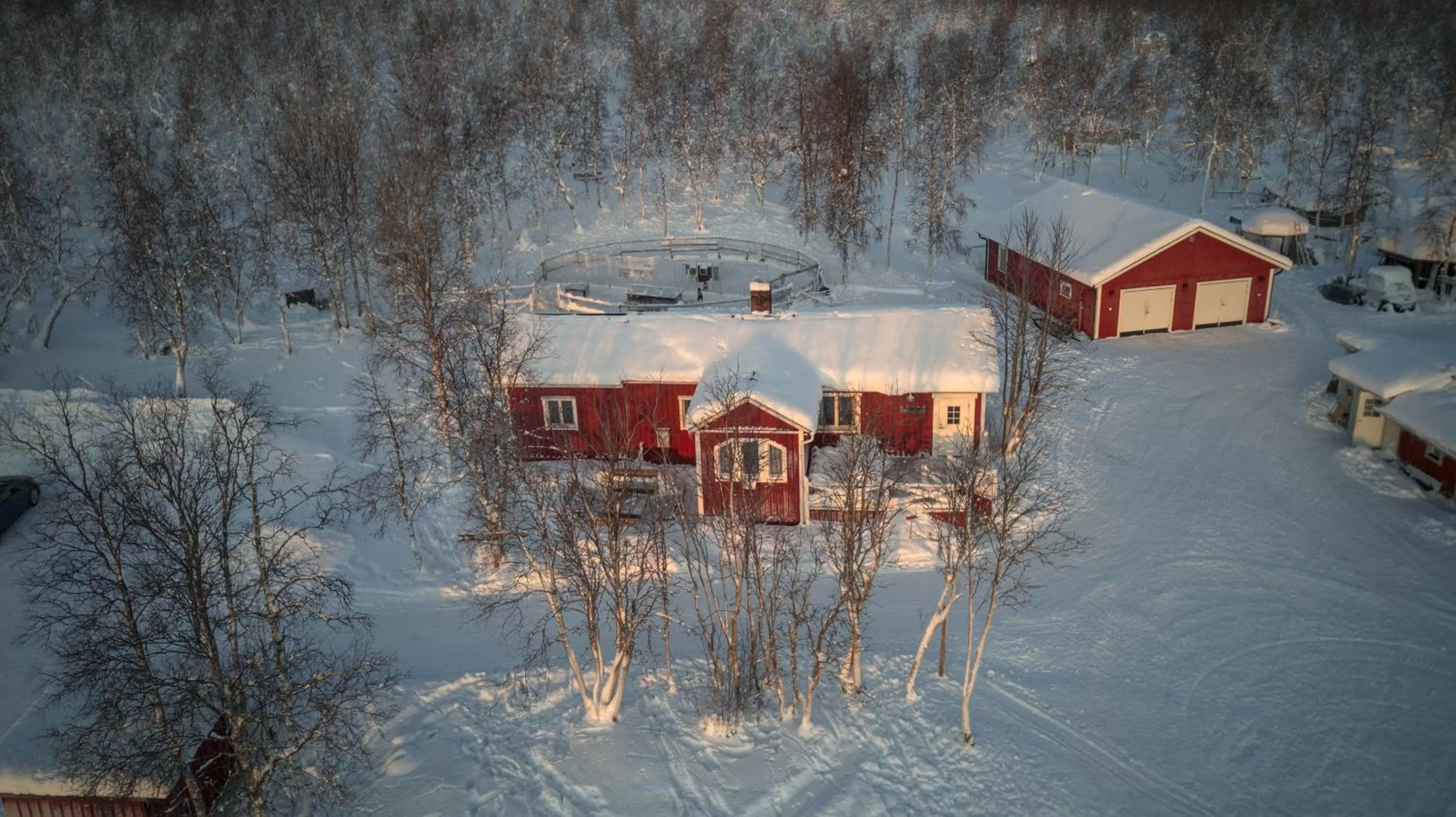 Property building in Husky Lodge Hostel