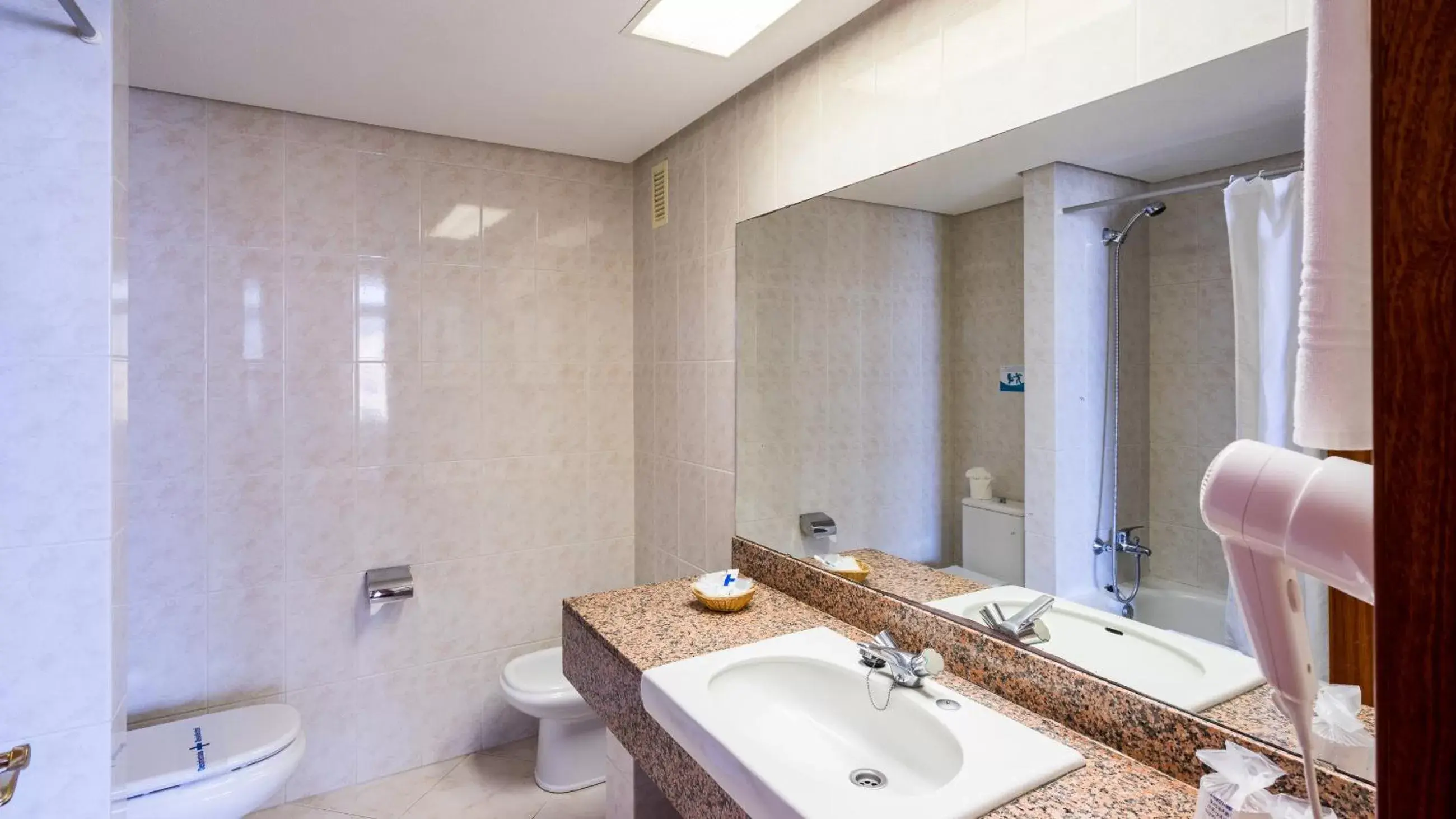 Bathroom in Complejo Blue Sea Puerto Resort compuesto por Hotel Canarife y Bonanza Palace