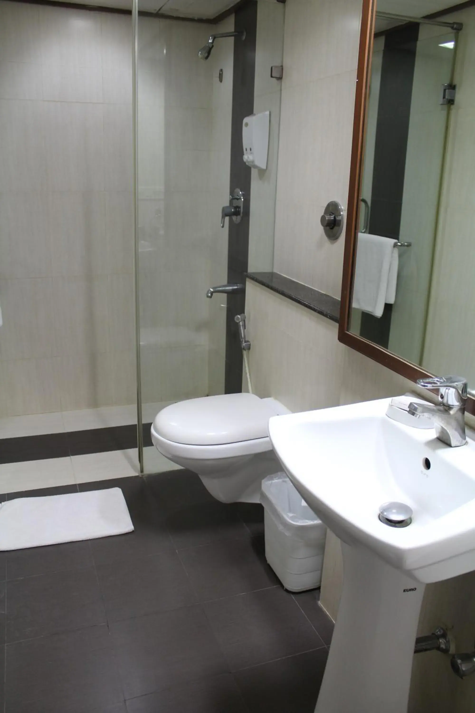 Bathroom in The Lotus Apartment hotel, Burkit Road