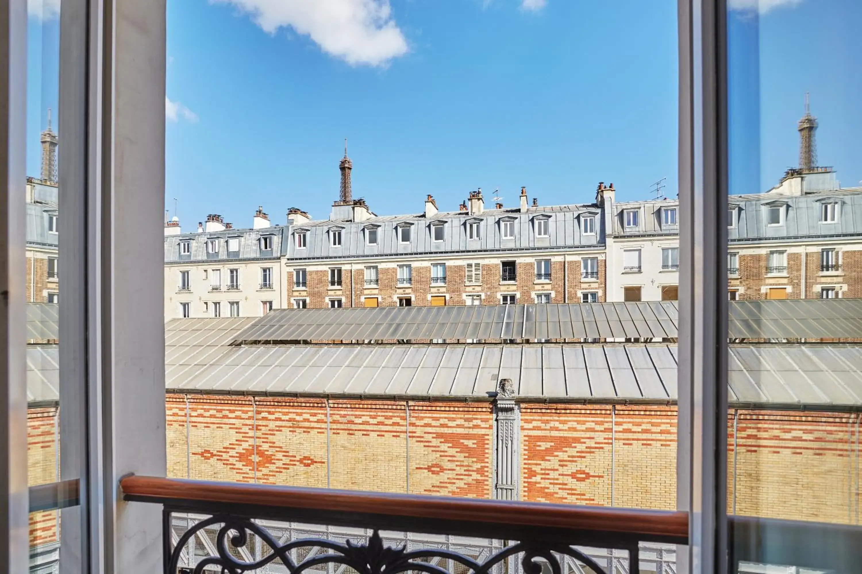 View (from property/room) in Hôtel Le Relais Saint Charles