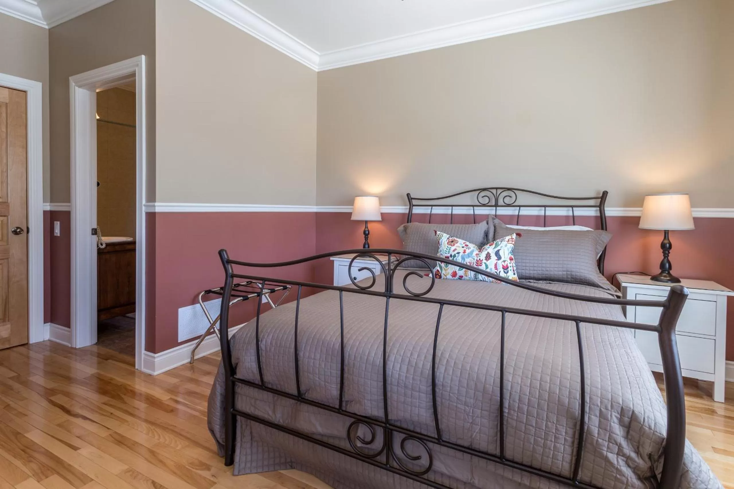 Bedroom, Bed in Les Dames du Lac