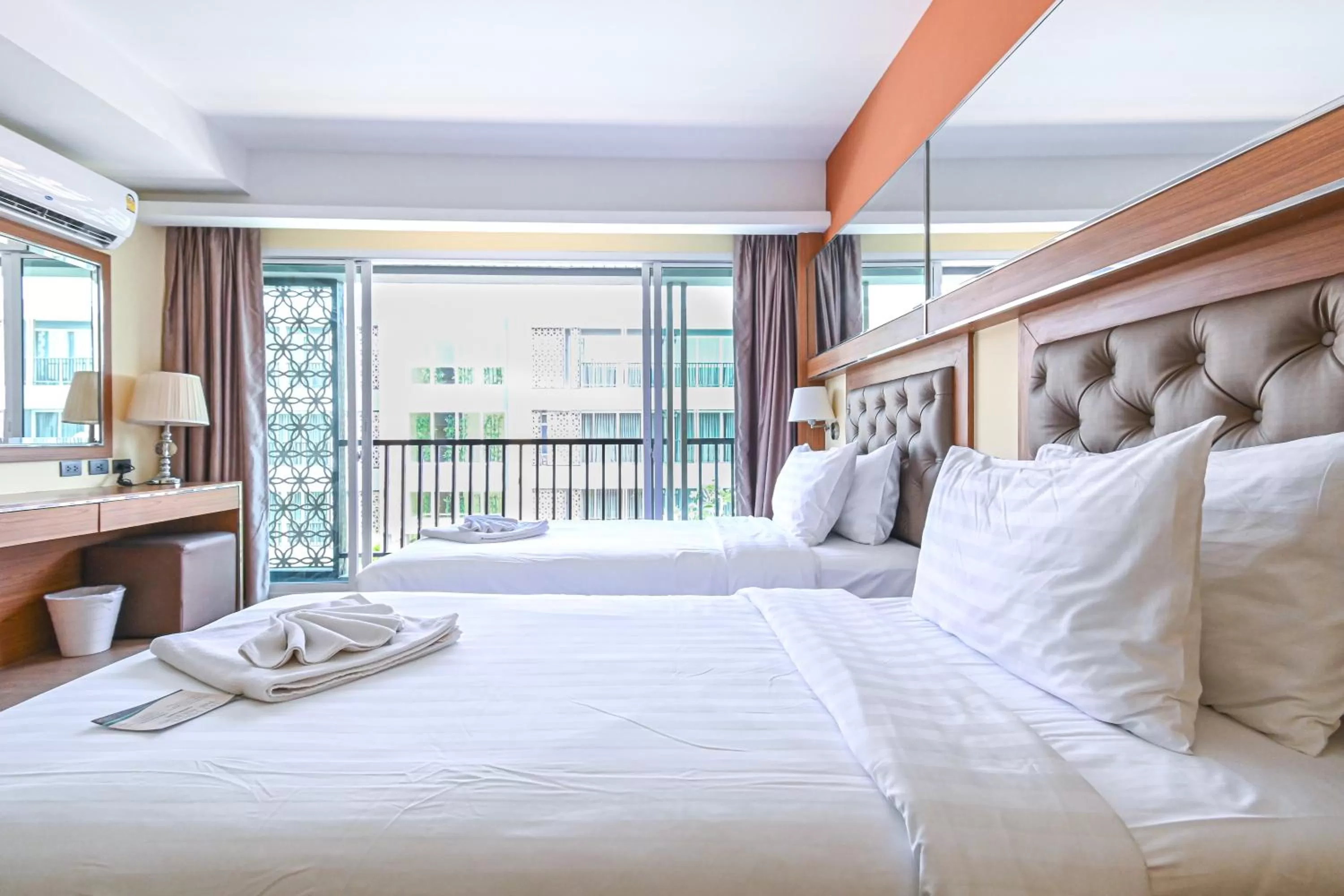 Bedroom, Bed in Golden Sea Hua Hin - SHA Extra Plus