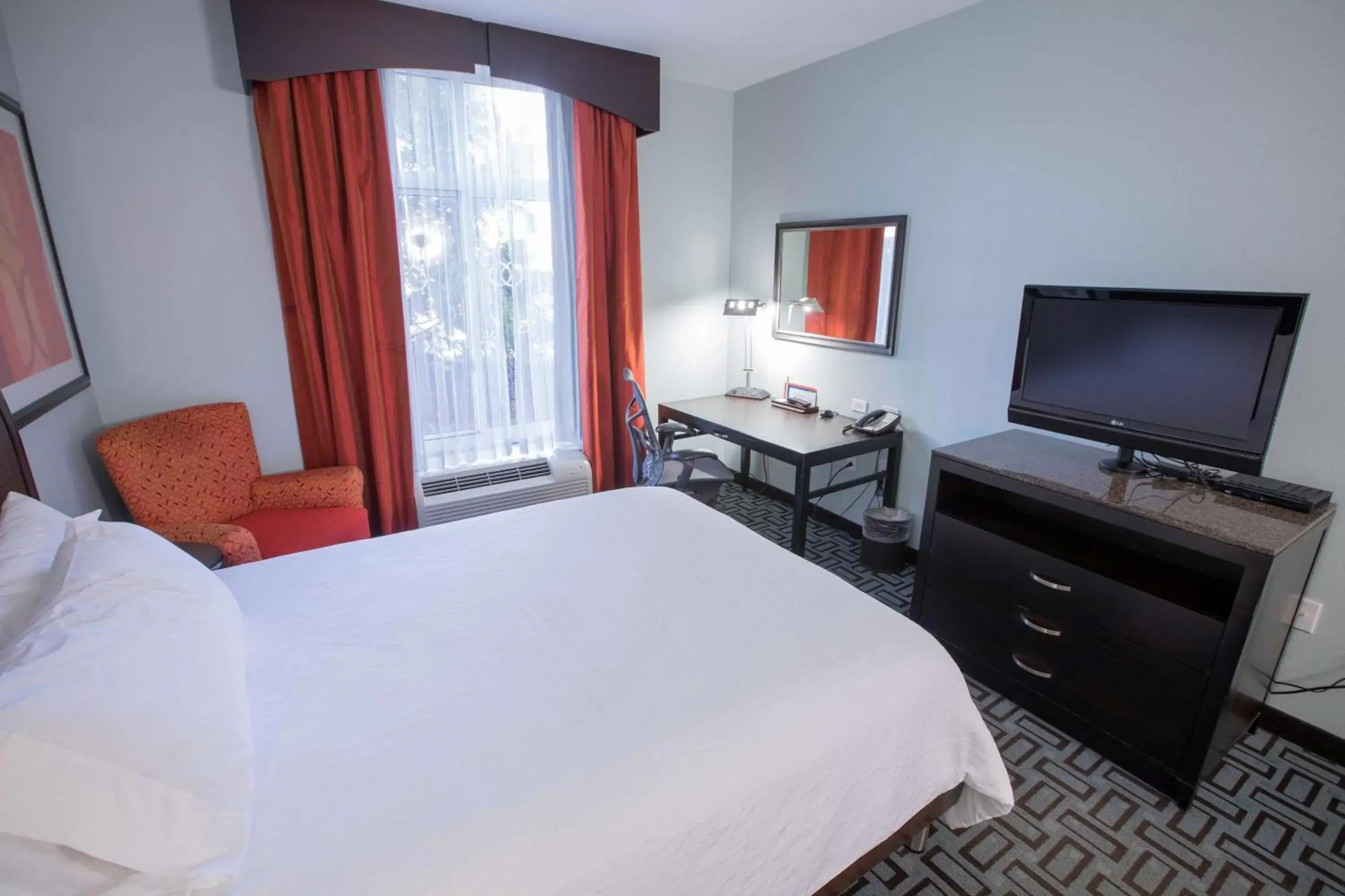 Bedroom, Bed in Hilton Garden Inn Atlanta South-McDonough