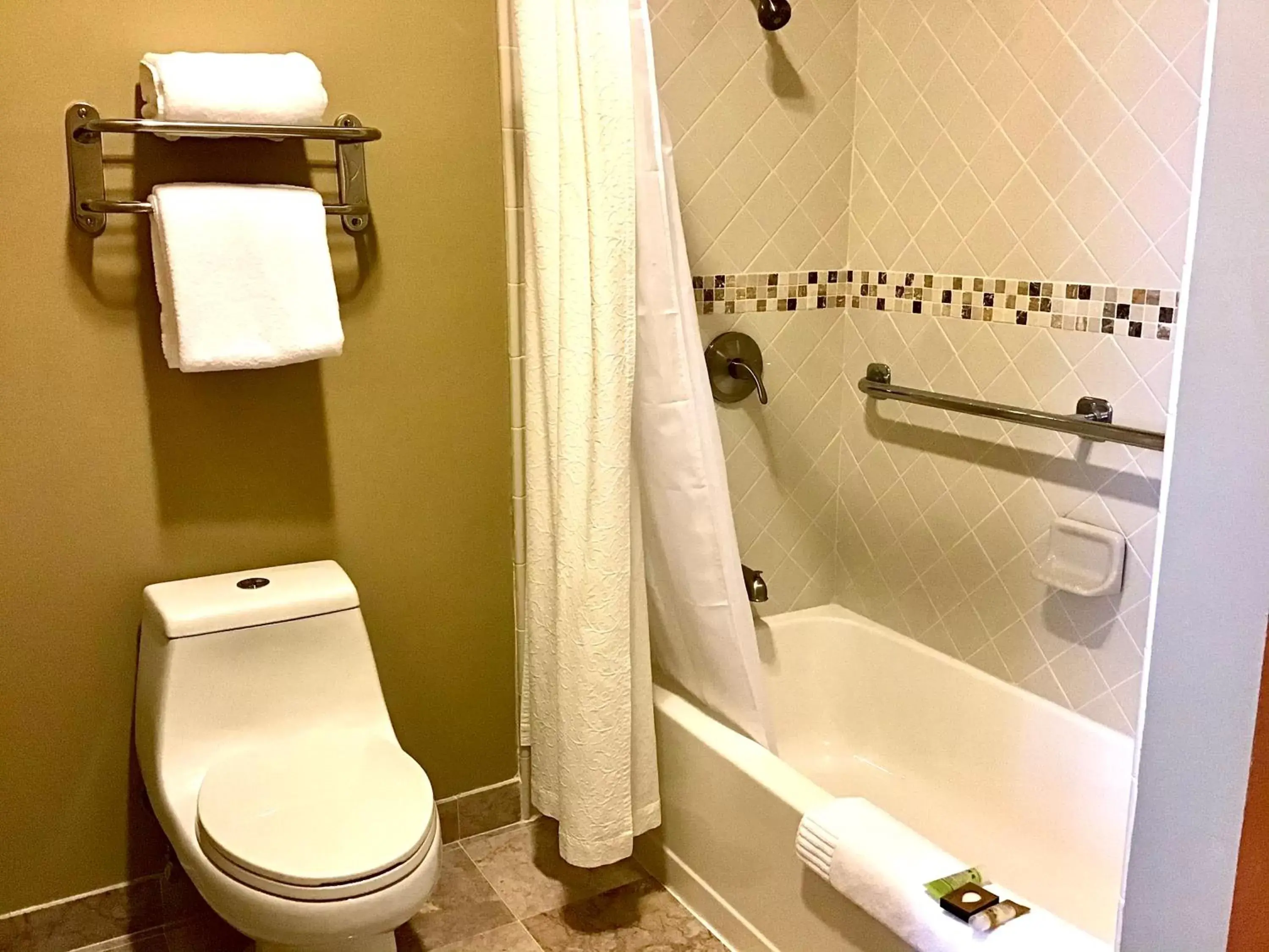 Double Room with Two Double Beds - Non-Smoking in Eureka Inn, Trademark Collection by Wyndham Double Room with Two Double Beds - Non-Smoking in Eureka Inn, Trademark Collection by Wyndham