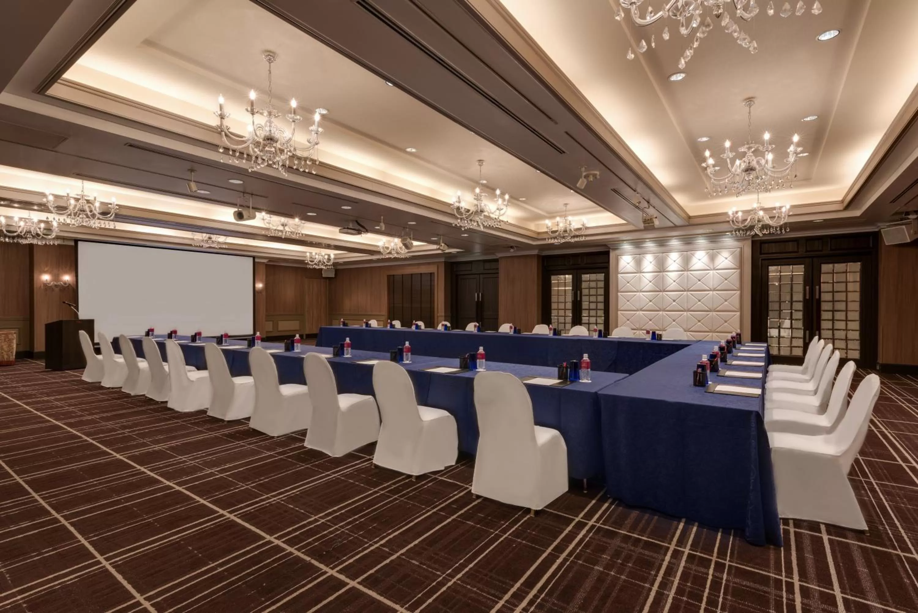 Meeting/conference room in ANA Crowne Plaza Toyama by IHG