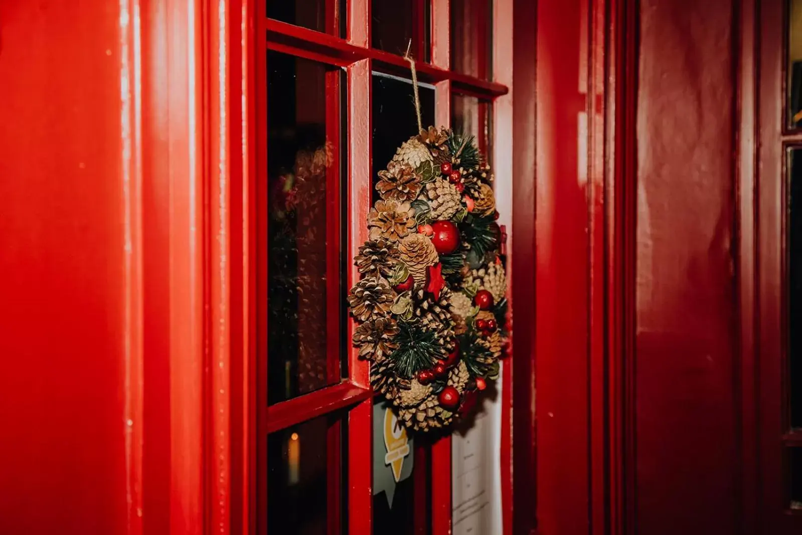 Facade/entrance in Hotel Rose Red