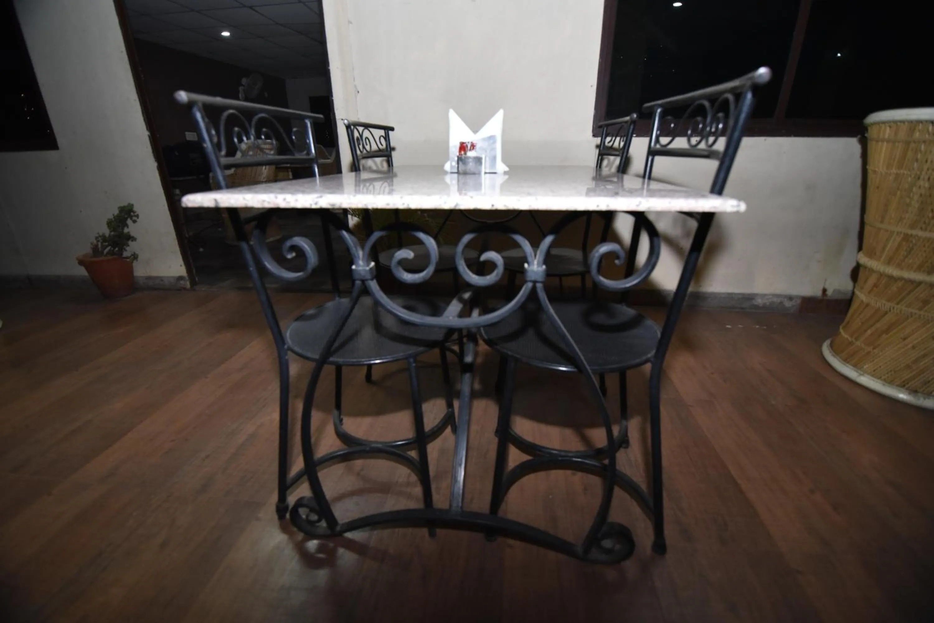 Nightclub / DJ, Dining Area in Hotel Vaishnavi