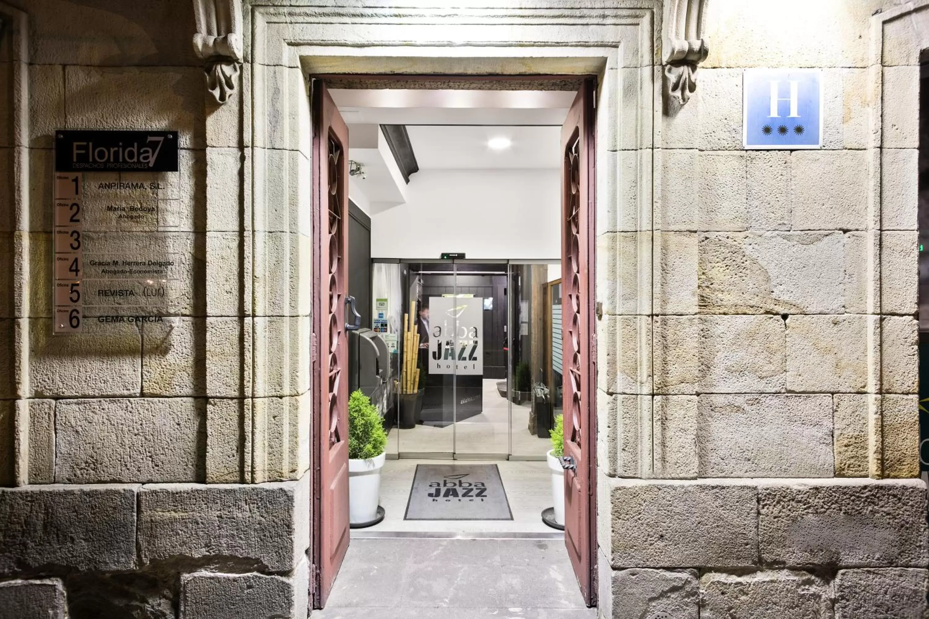 Lobby or reception, Facade/Entrance in Abba Jazz Hotel Vitoria