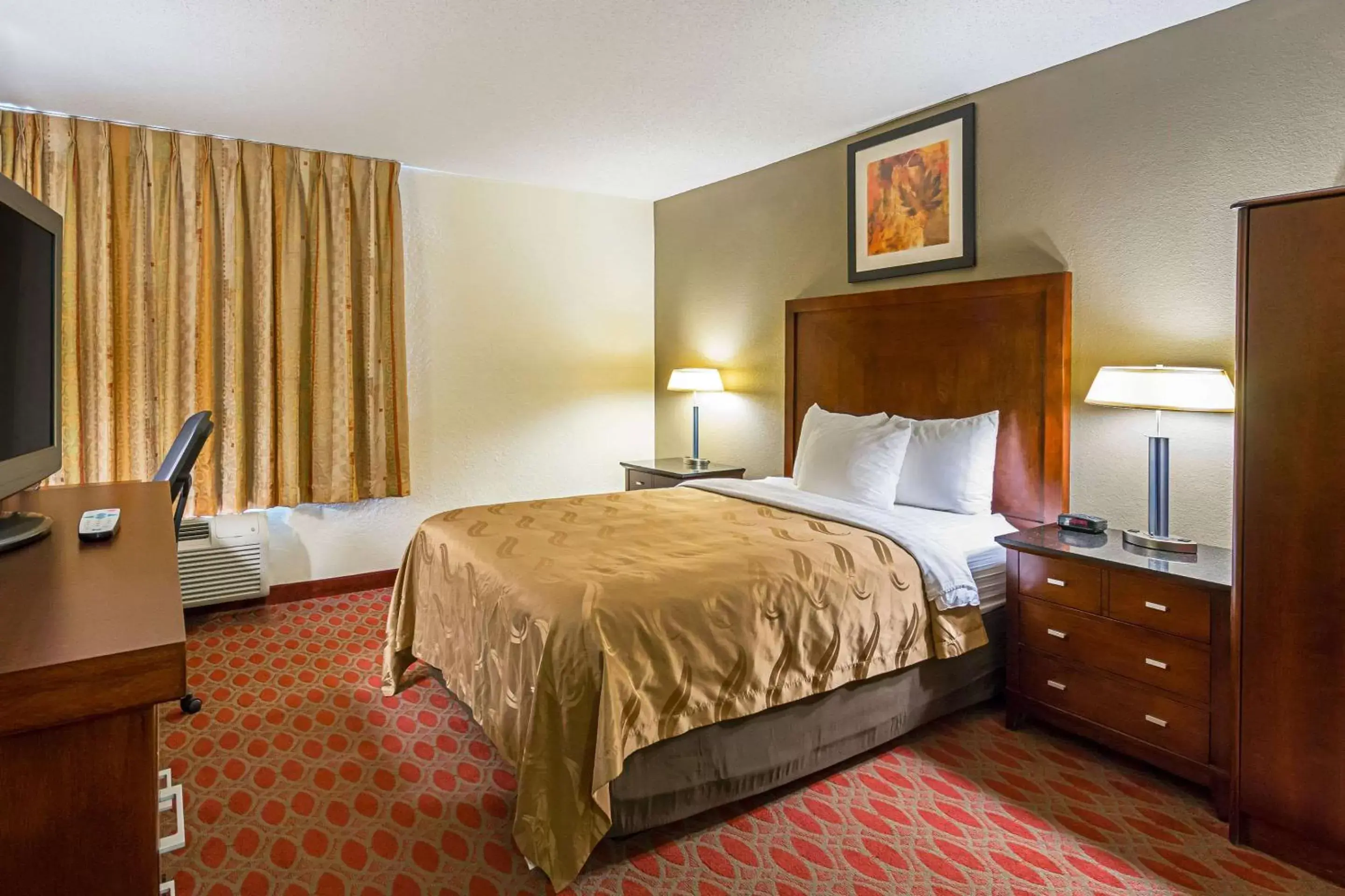 Queen Room - Accessible/Nonsmoking in Quality Inn Fairmont Queen Room - Accessible/Nonsmoking in Quality Inn Fairmont