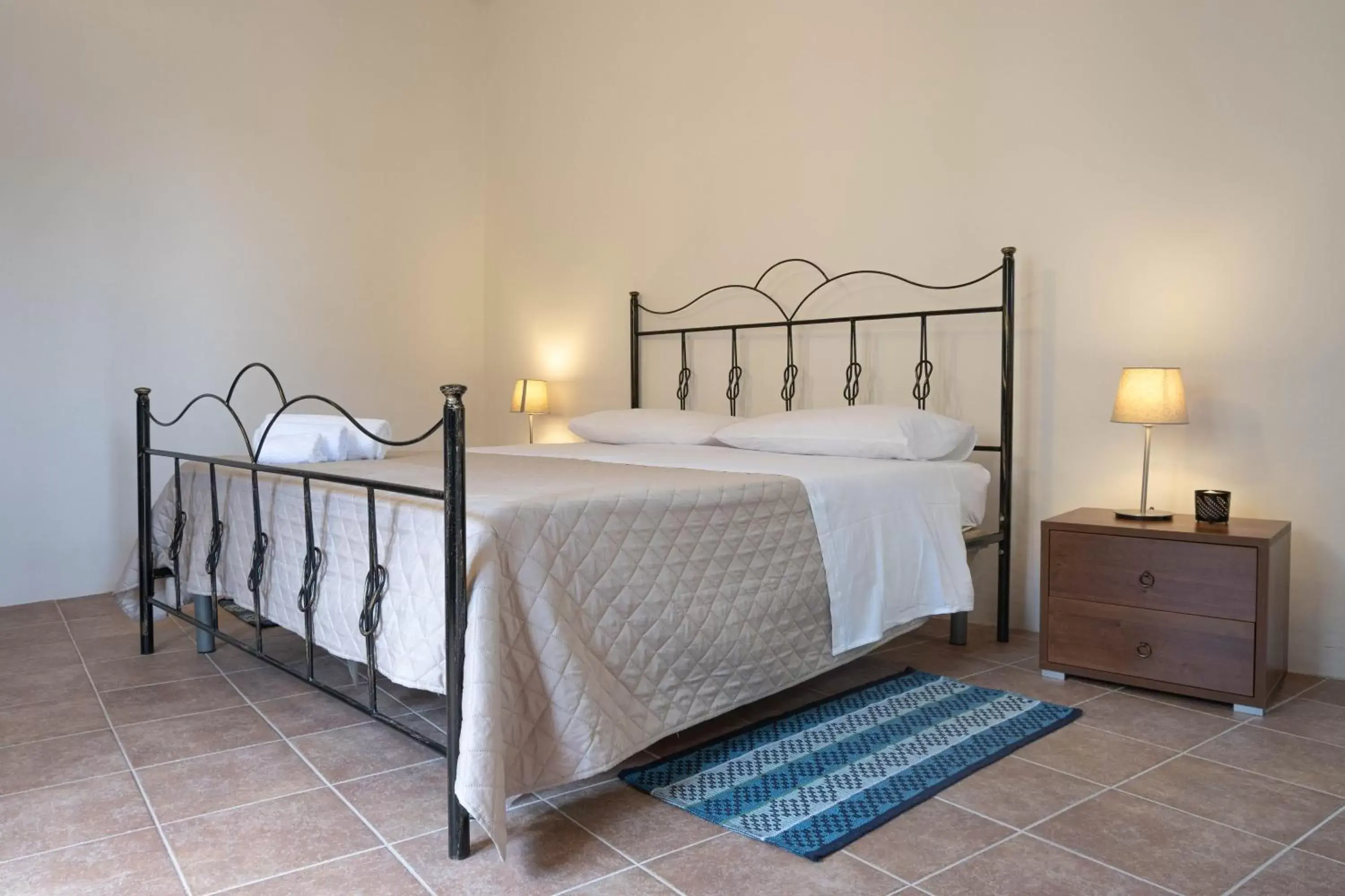 Bed in Il Paese Alberga!