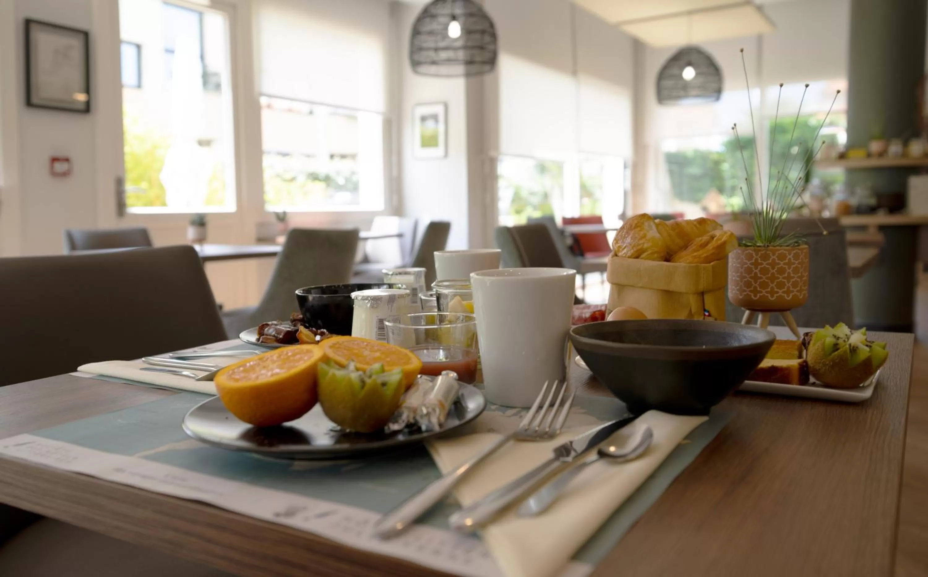 Restaurant/places to eat in Hôtel Jules Verne Biarritz