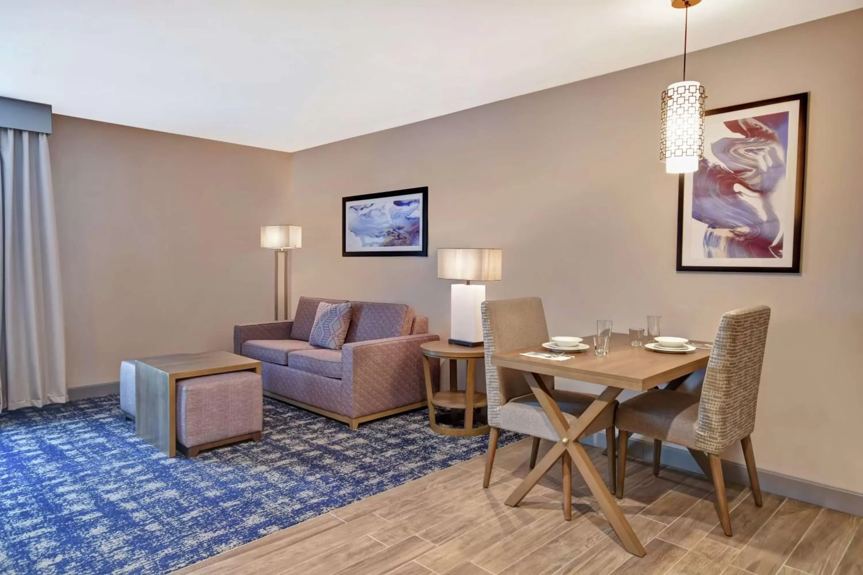 Living room in Homewood Suites By Hilton Orange New Haven