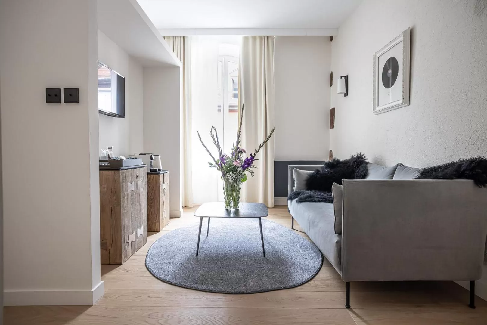 TV and multimedia in Relais et Châteaux Le Chambard