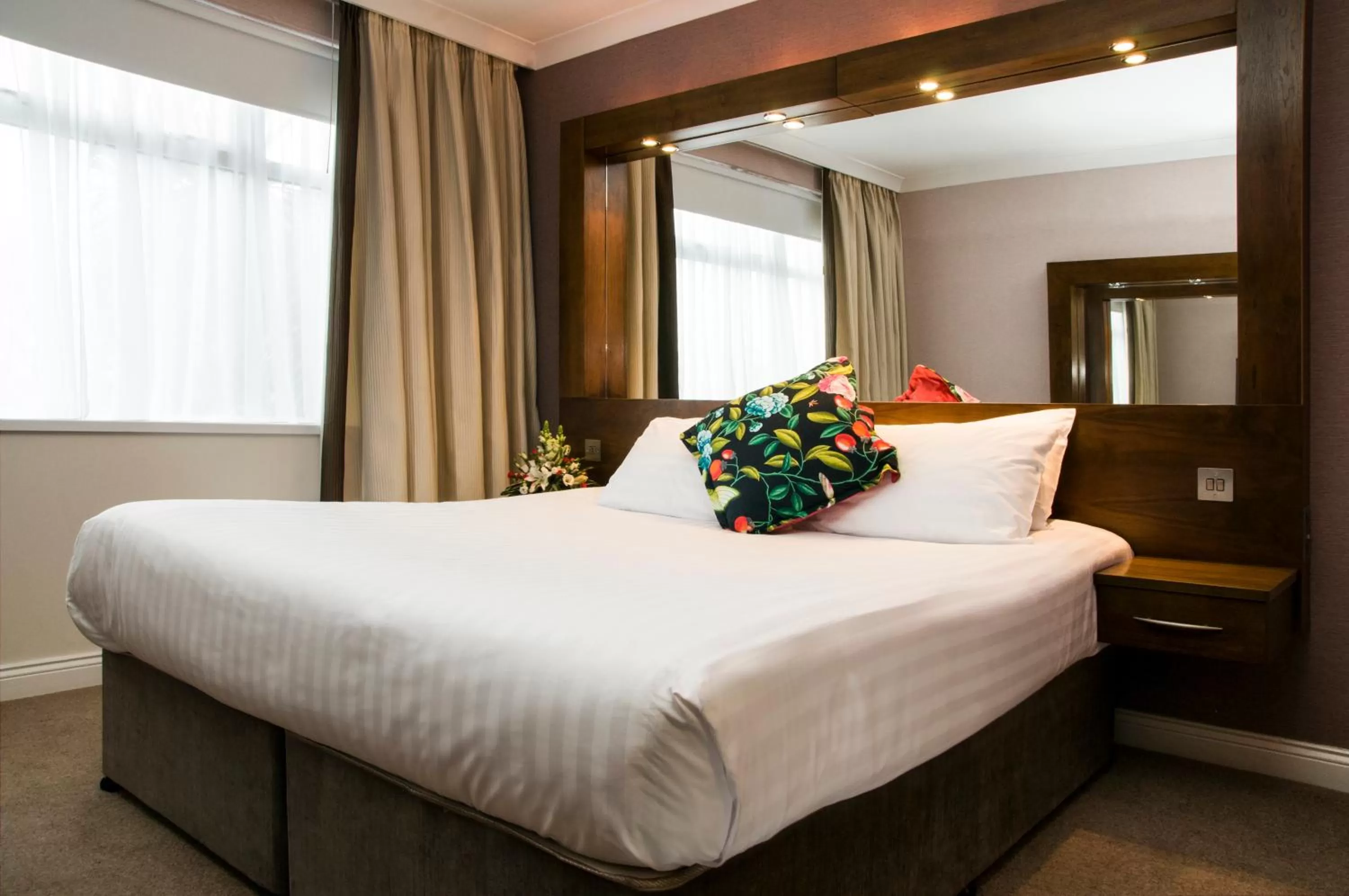 Bed in Flannery's Hotel