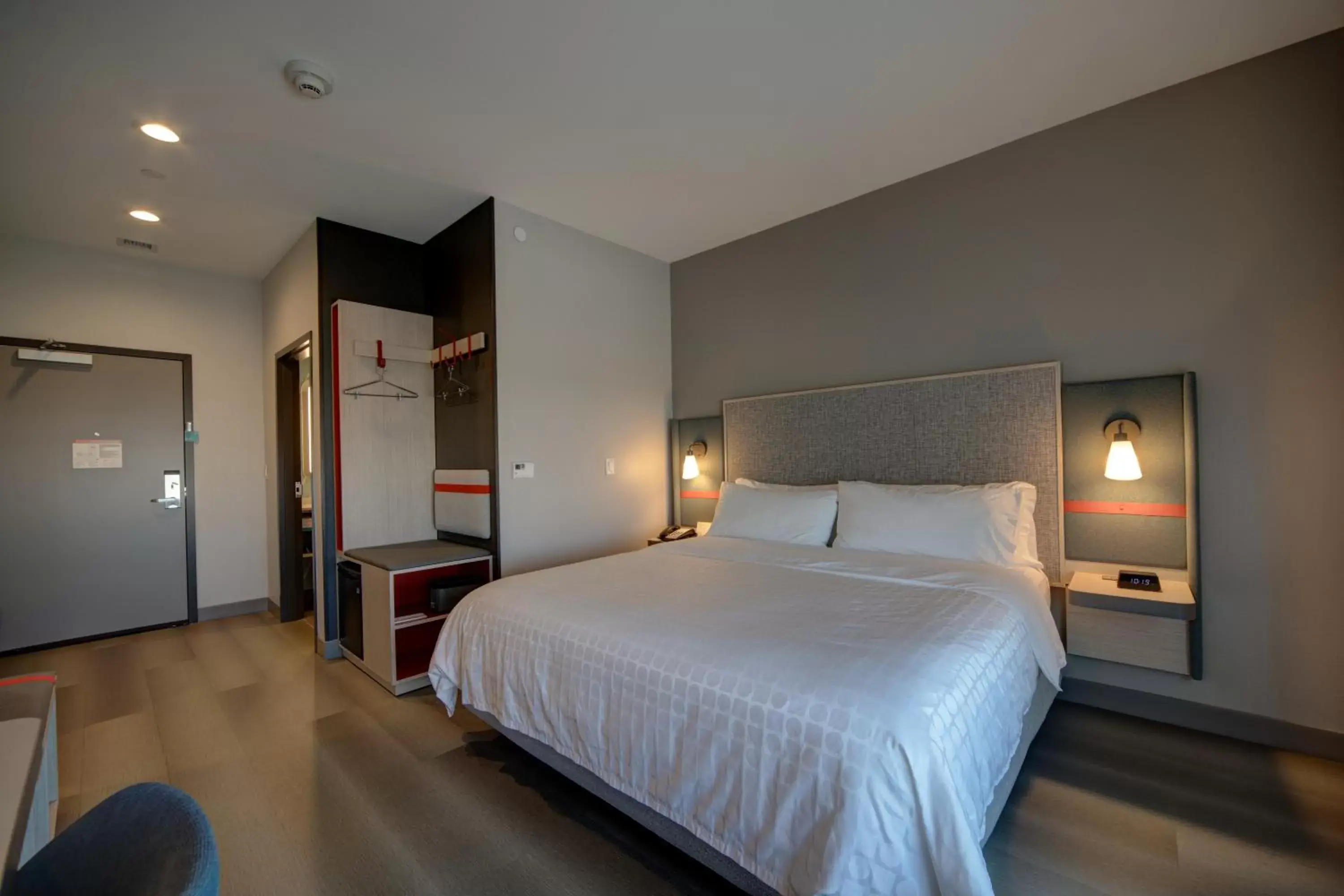 Bed in Avid hotels - Oklahoma City - Yukon, an IHG Hotel