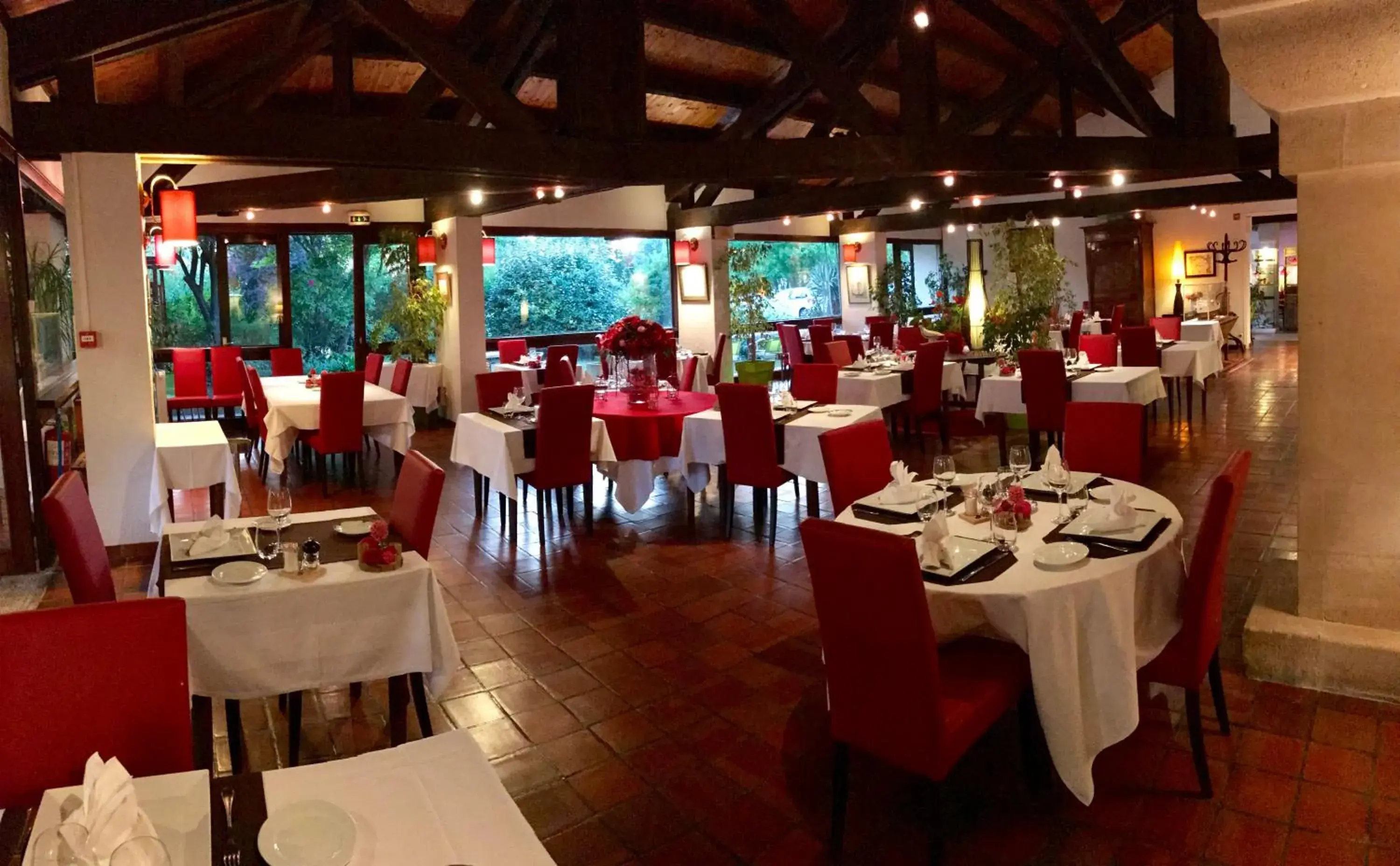 Restaurant/Places to Eat in Logis La Belle Poule