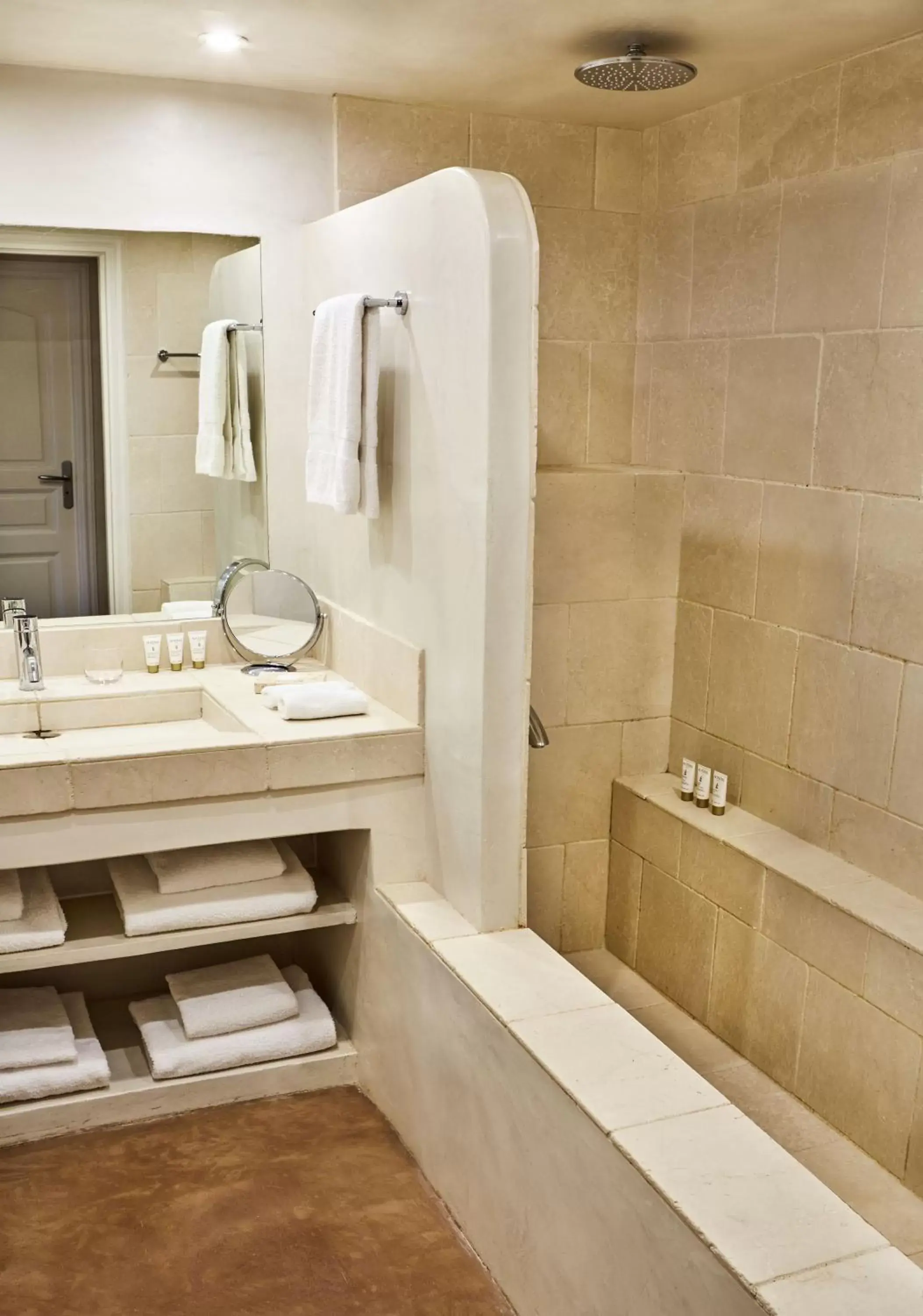 Shower, Bathroom in Villa Cosy, hotel & spa