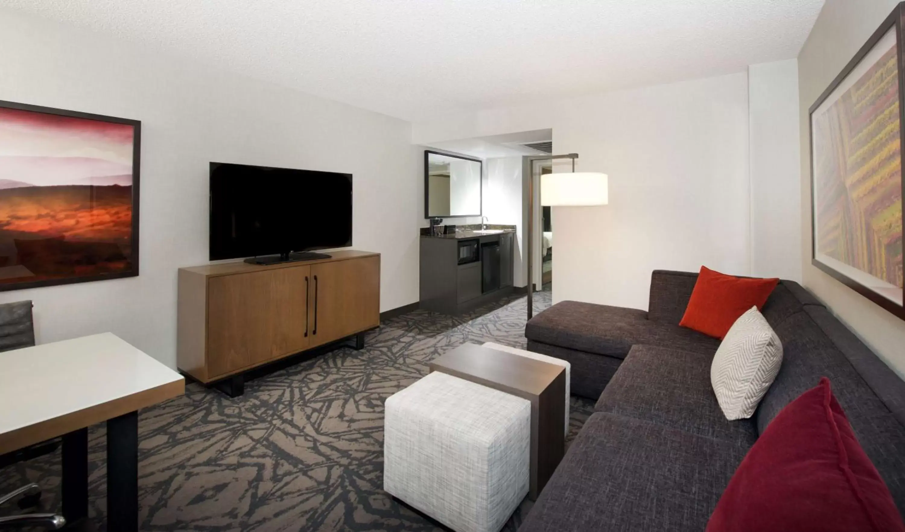 Living room, Seating Area in Embassy Suites by Hilton Walnut Creek