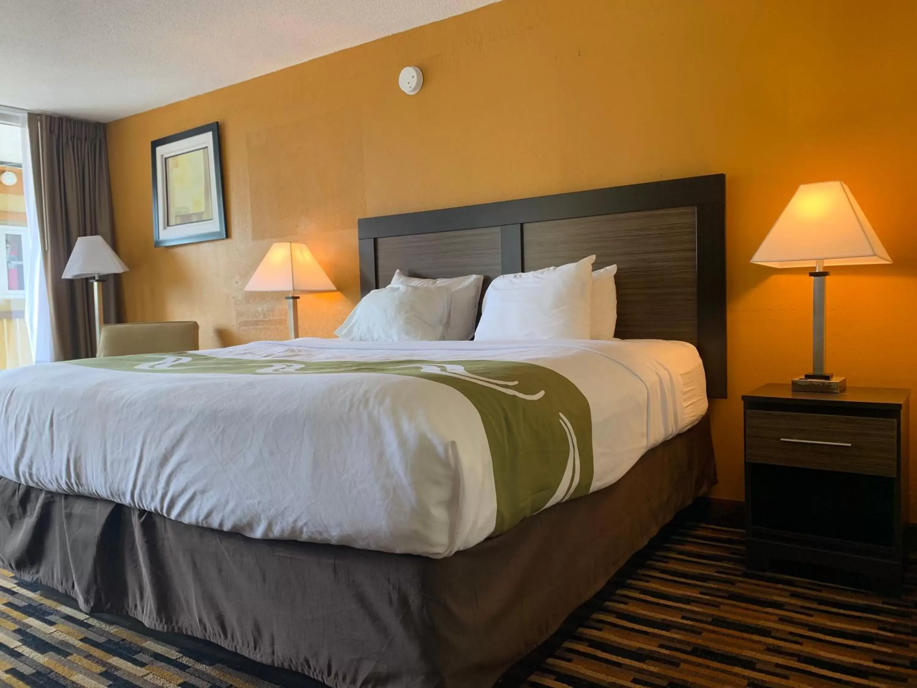 Bed in Quality Inn University Area Bed in Quality Inn University Area