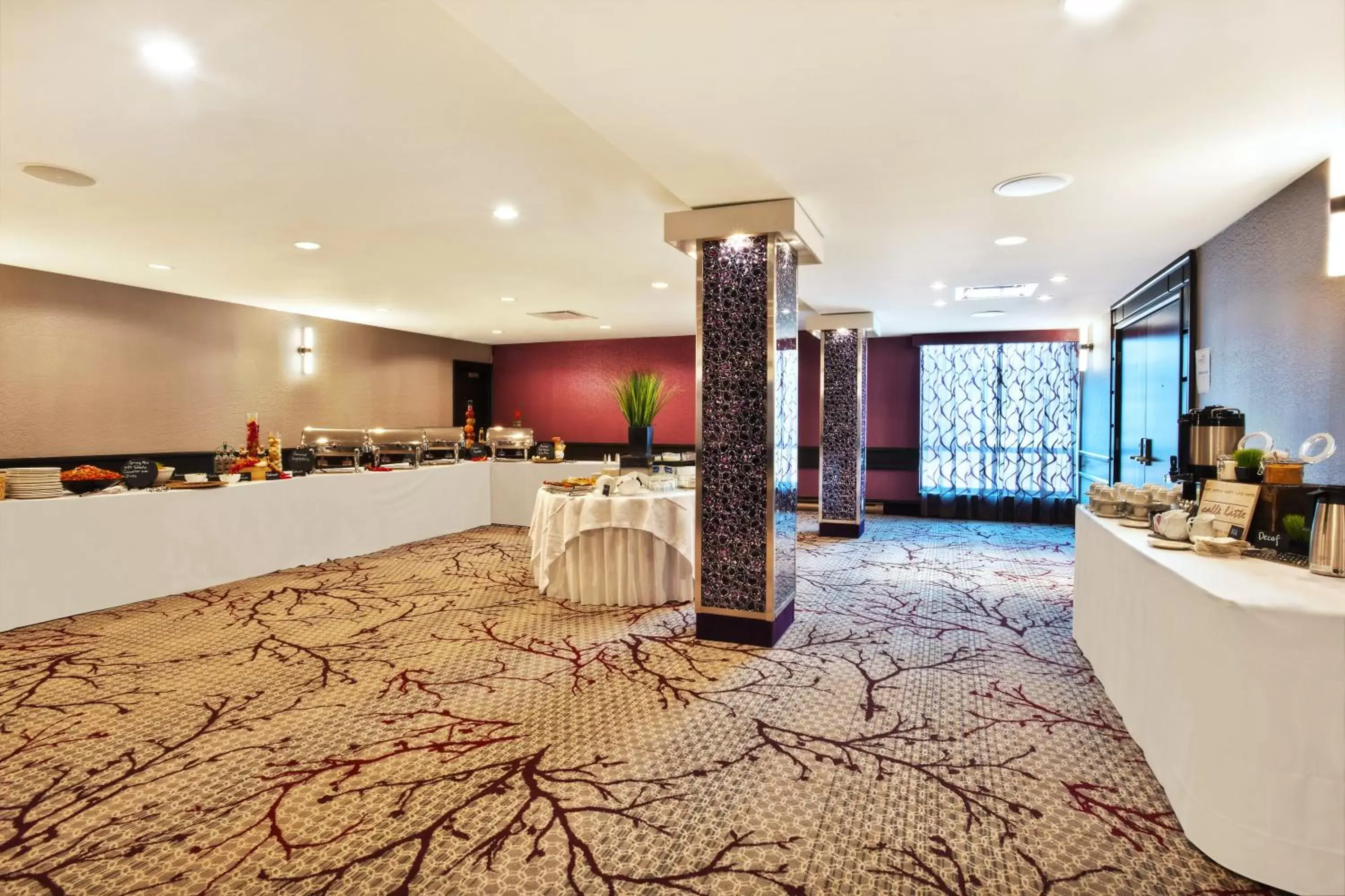 Restaurant/places to eat, Banquet Facilities in Crowne Plaza Kitchener-Waterloo, an IHG Hotel