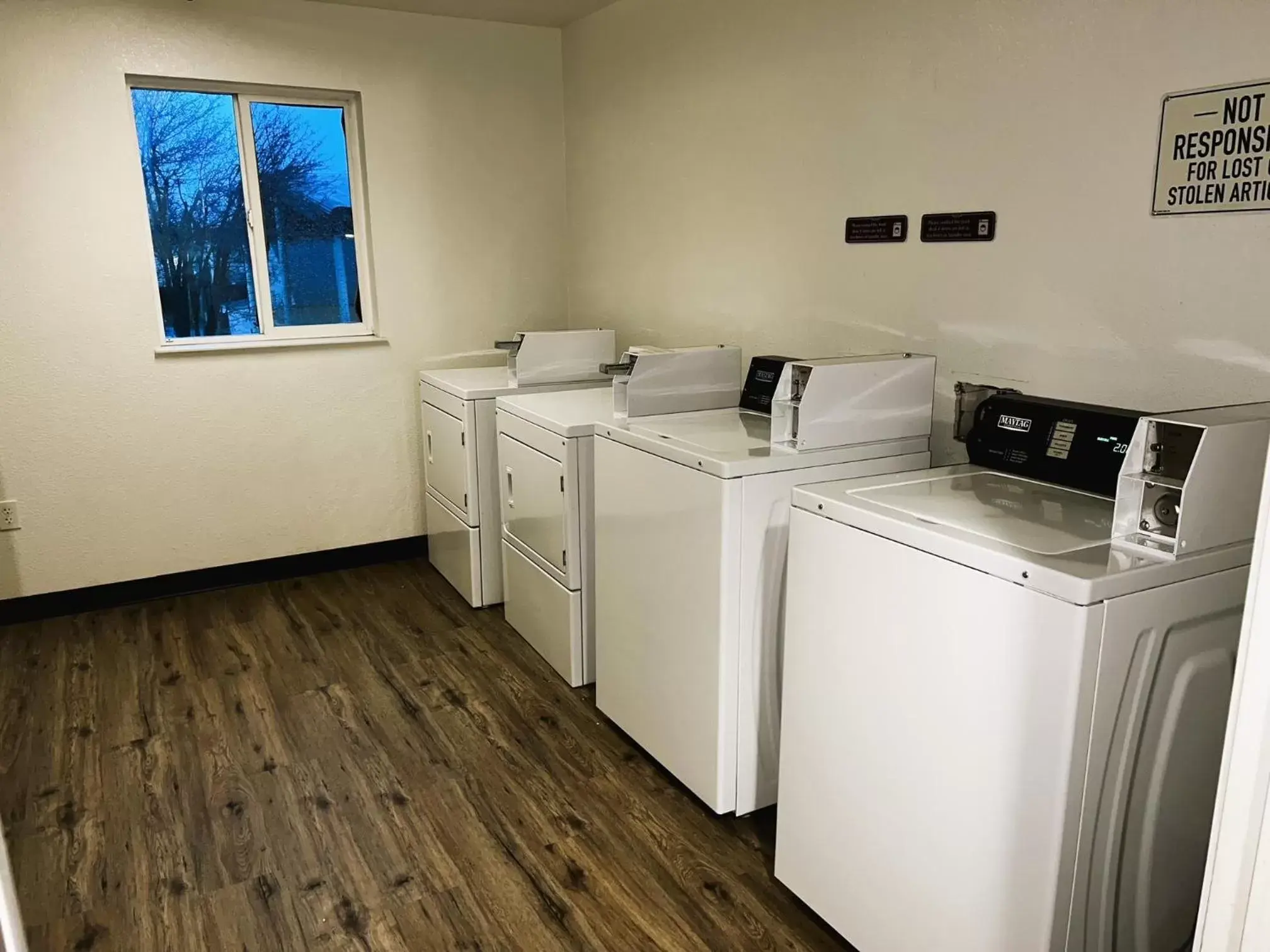 Kitchen/Kitchenette in Quality Inn Yuba City-Marysville