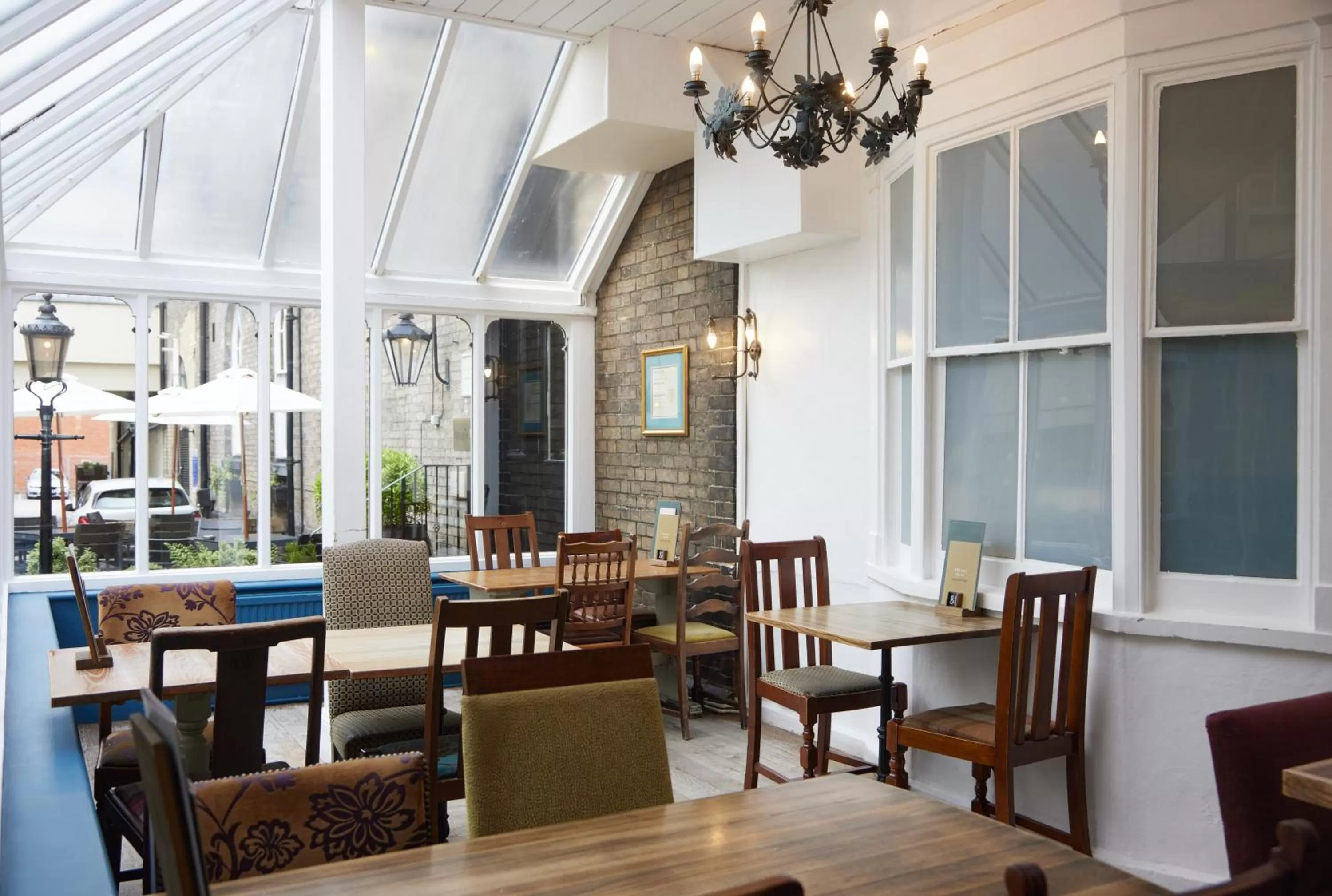 Restaurant/places to eat in White Hart Hotel by Greene King Inns