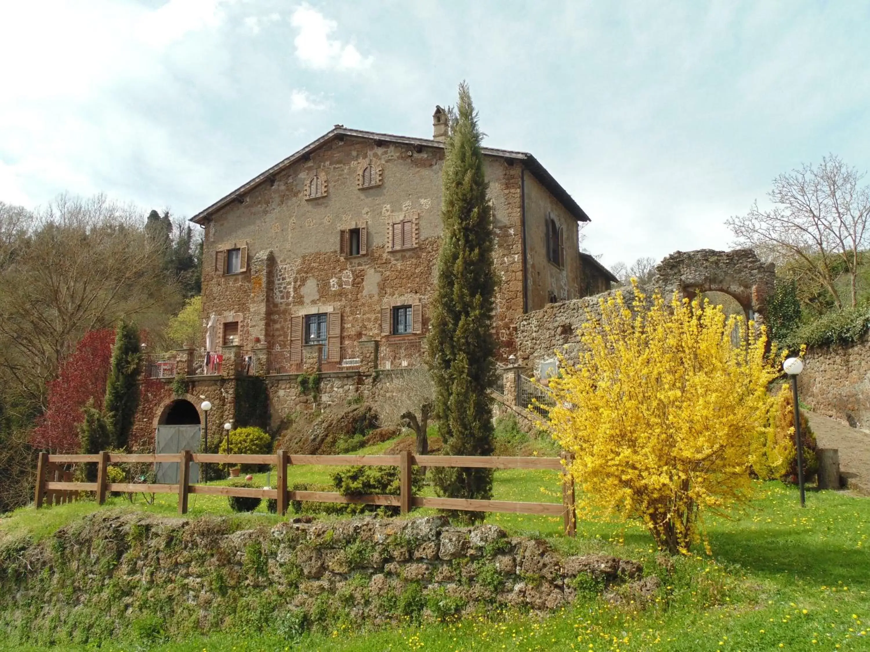 Facade/entrance, Property Building in B&B IL Giardino del Borgo