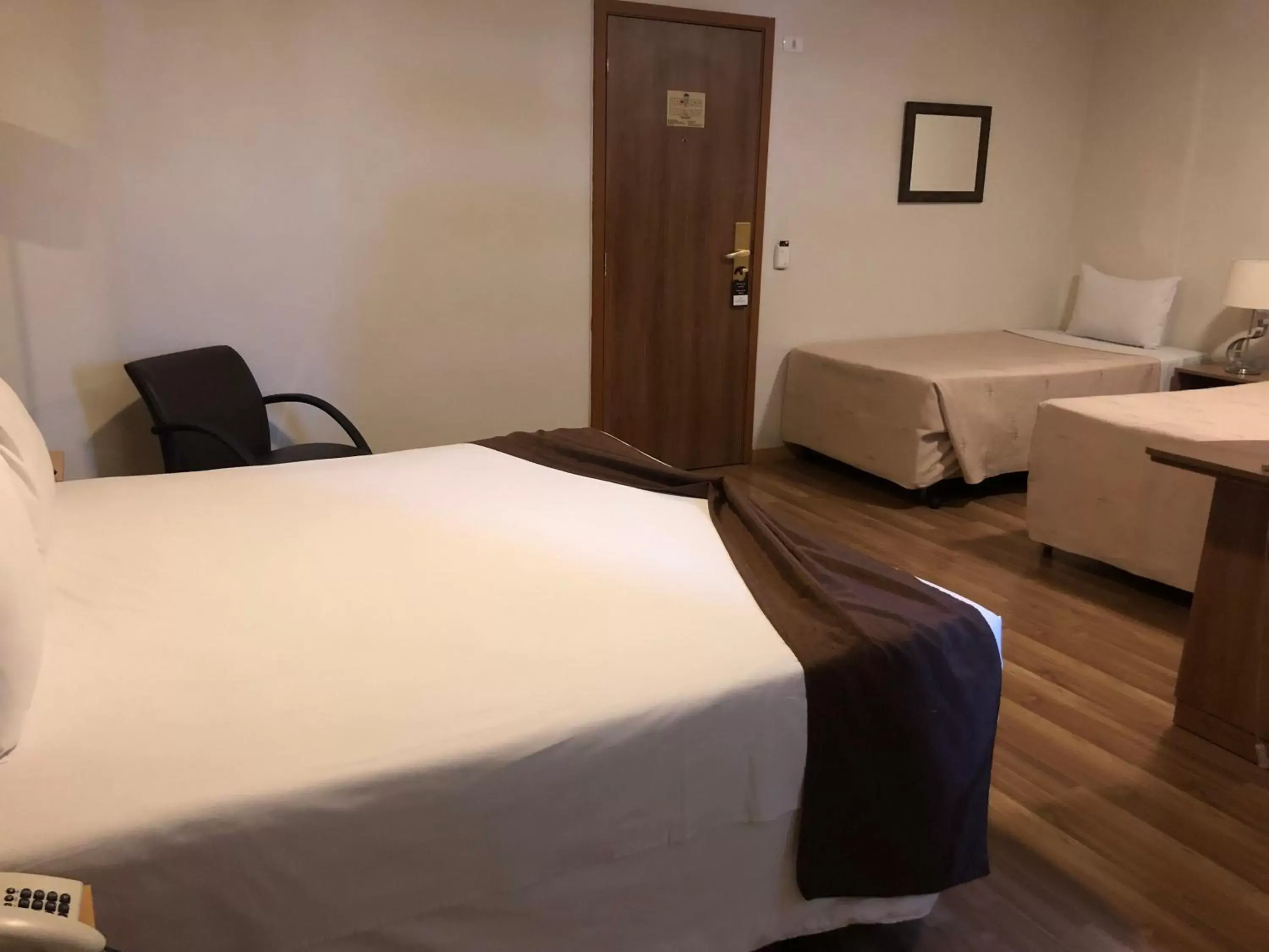 Photo of the whole room, Bed in Summit Hotel Monaco Photo of the whole room, Bed in Summit Hotel Monaco