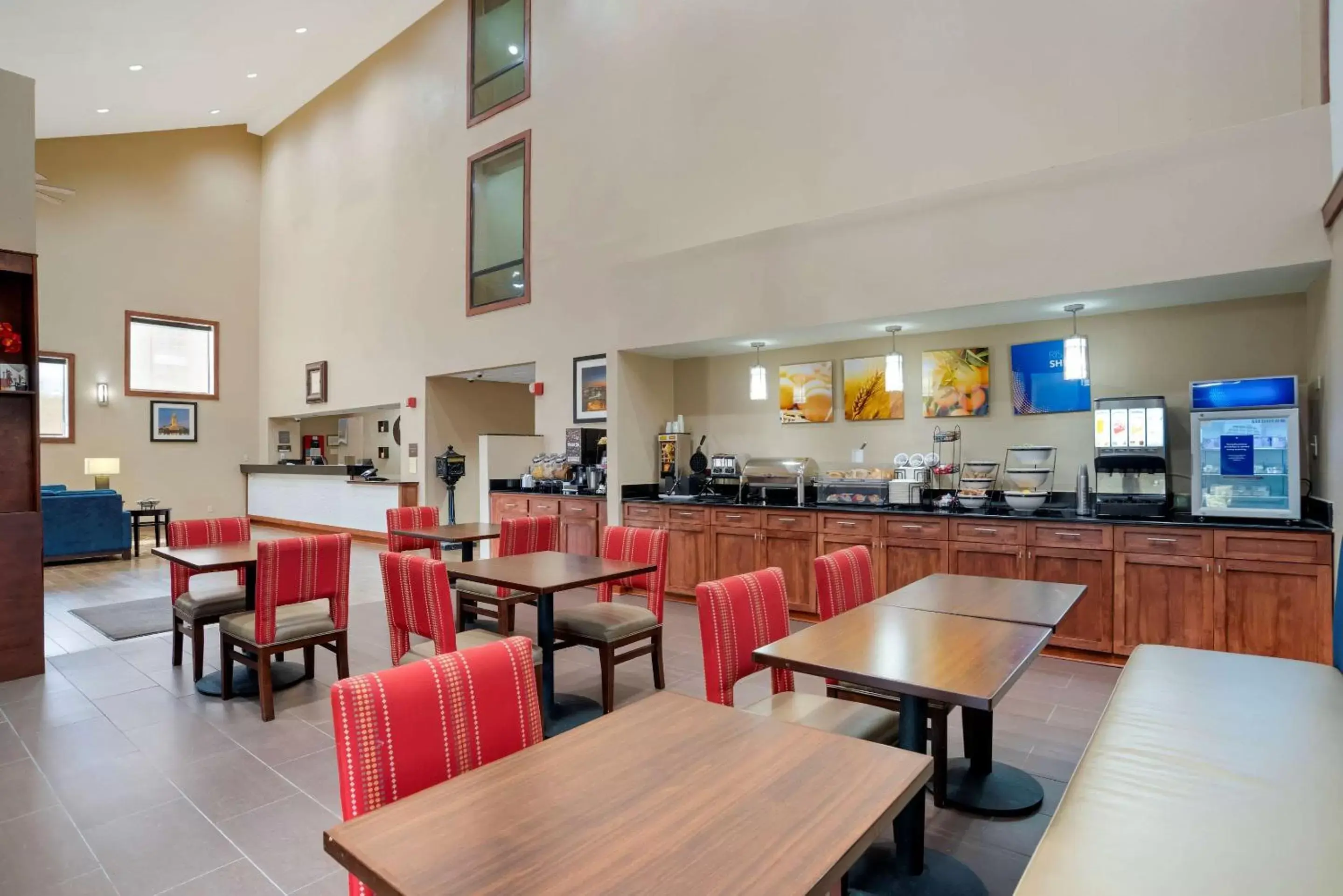 Restaurant/Places to Eat in Comfort Inn University Area