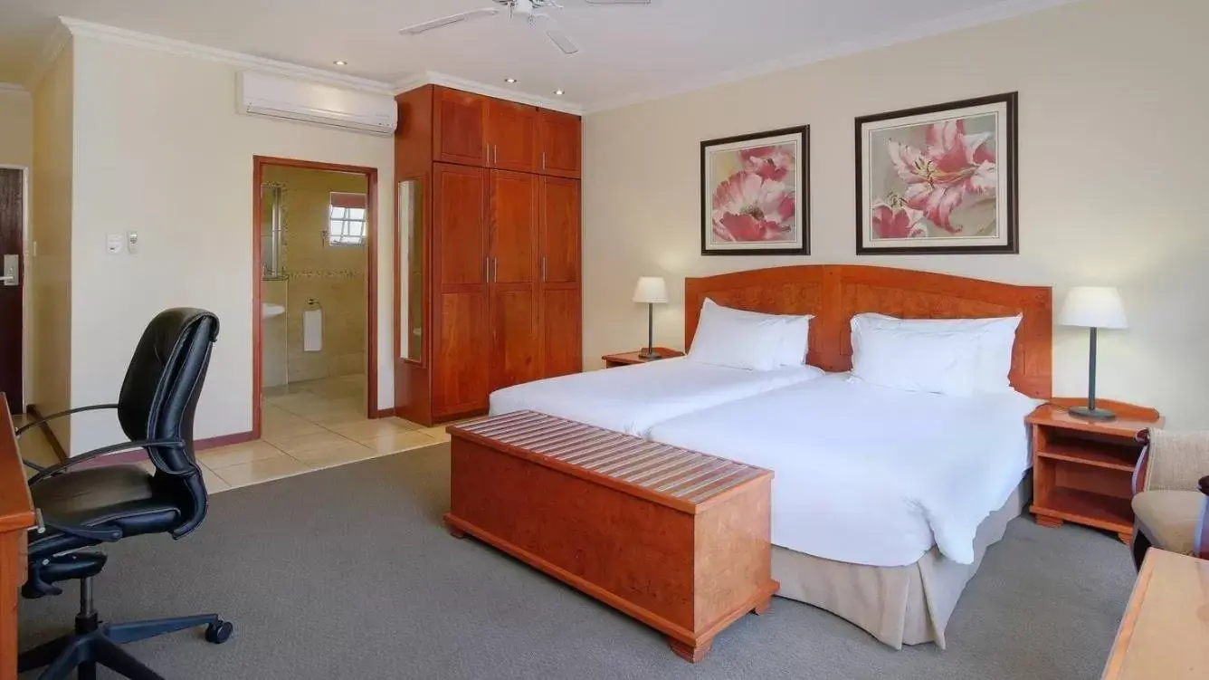 Bedroom, Bed in Protea Hotel by Marriott Polokwane Ranch Resort