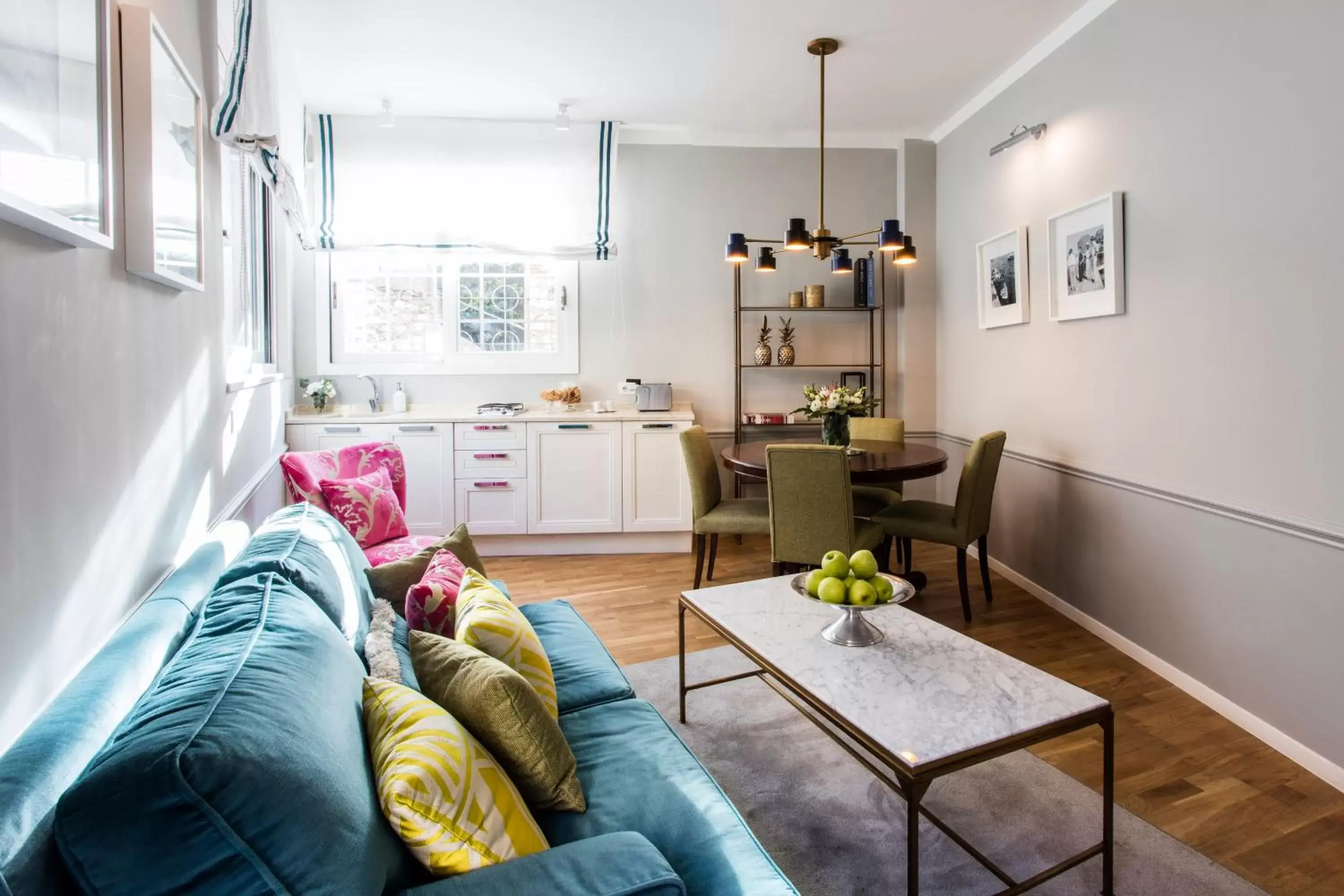 Kitchen or kitchenette, Seating Area in La Malandrina