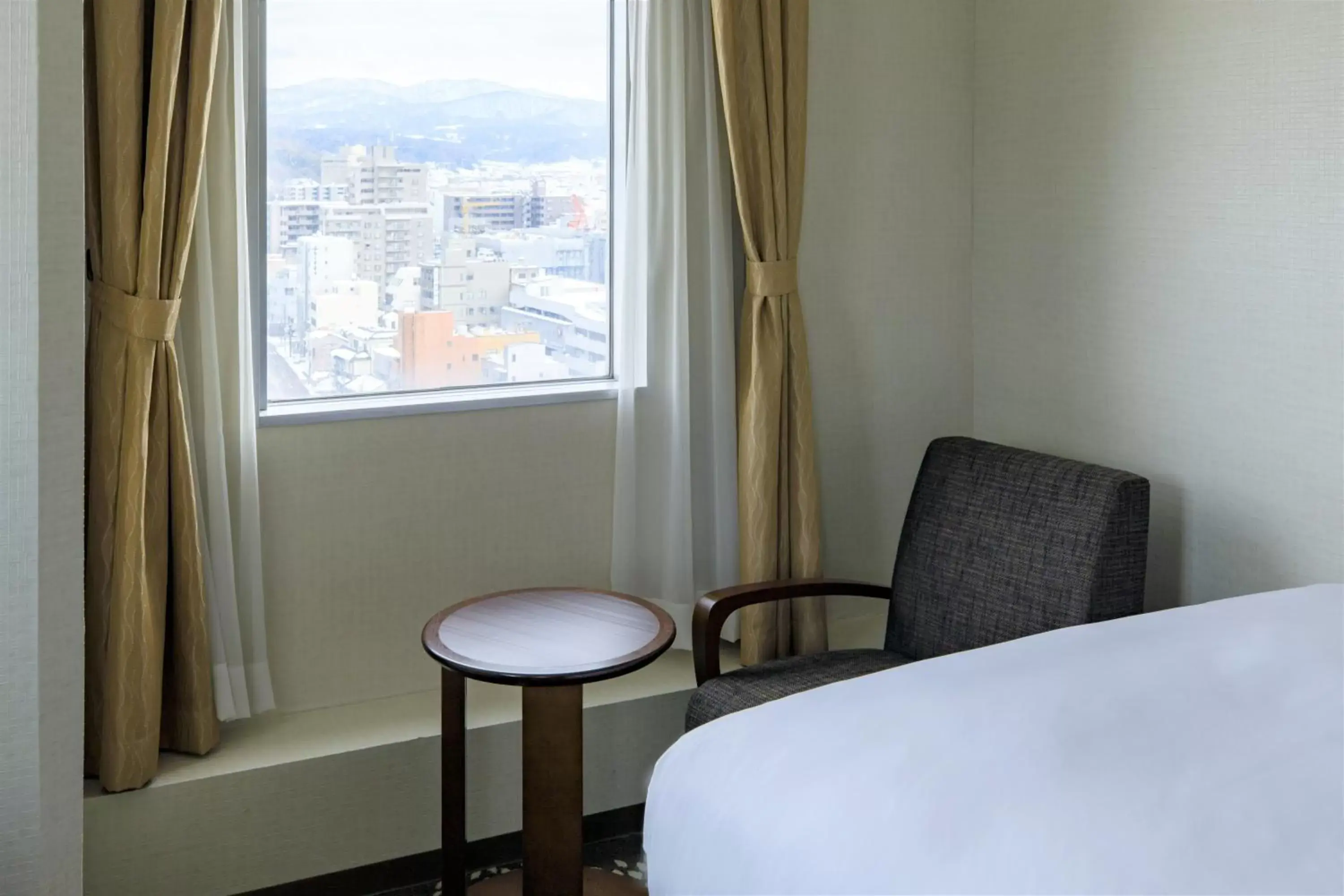 Photo of the whole room, Seating Area in ANA Holiday Inn Kanazawa Sky, an IHG Hotel