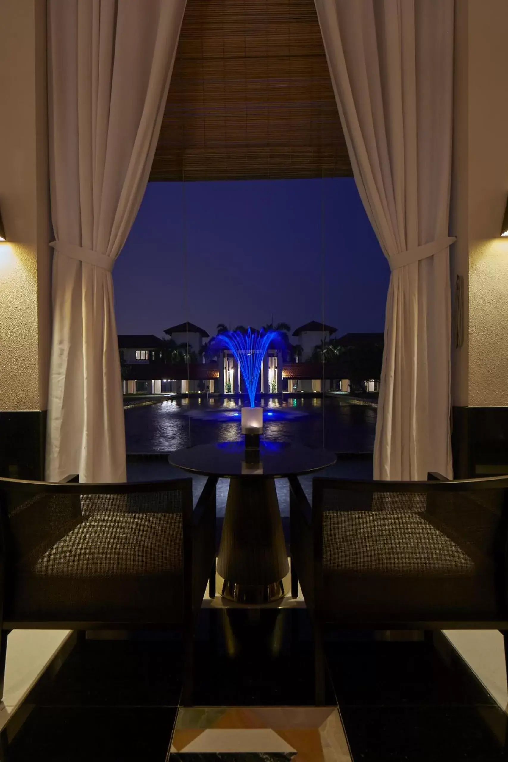 Lounge or bar in Sofitel Singapore Sentosa Resort & Spa