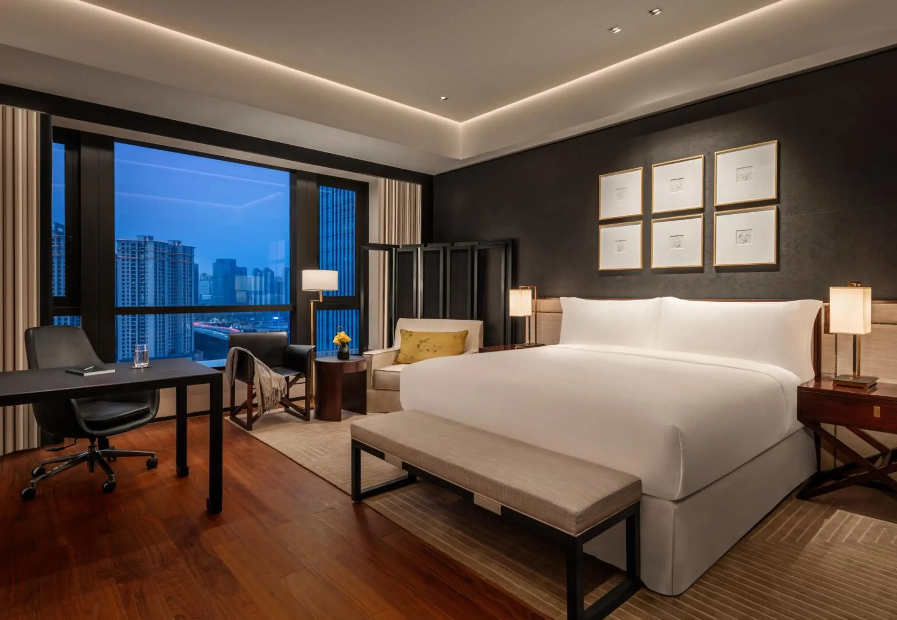 Bed in Fairmont Wuhan