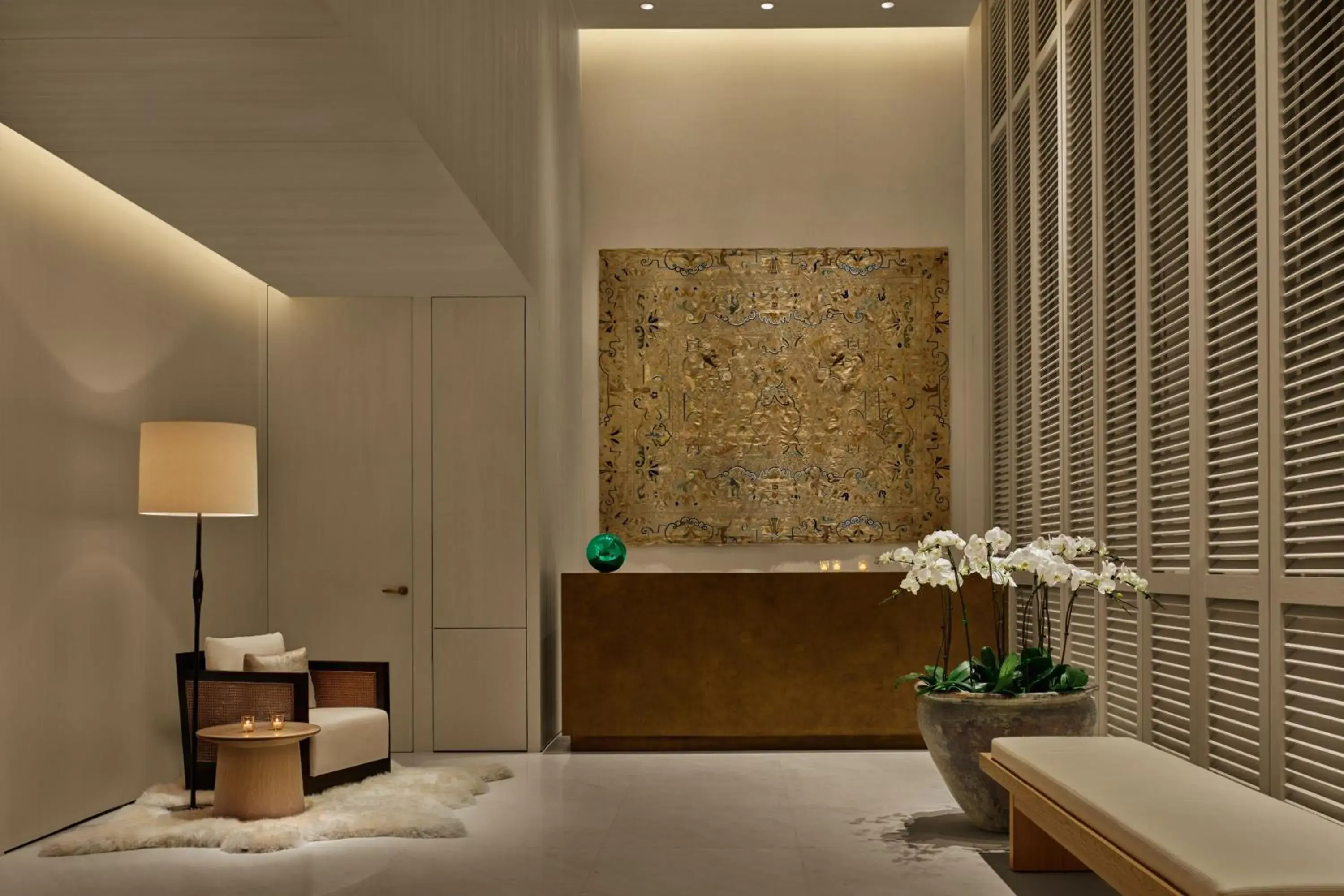 Lobby or reception, Bathroom in The Singapore EDITION