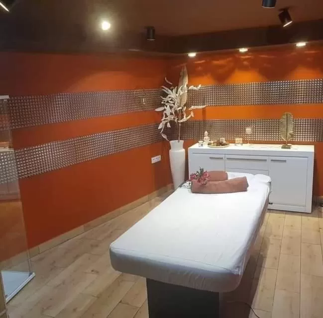 Massage, Bed in Hotel Royal